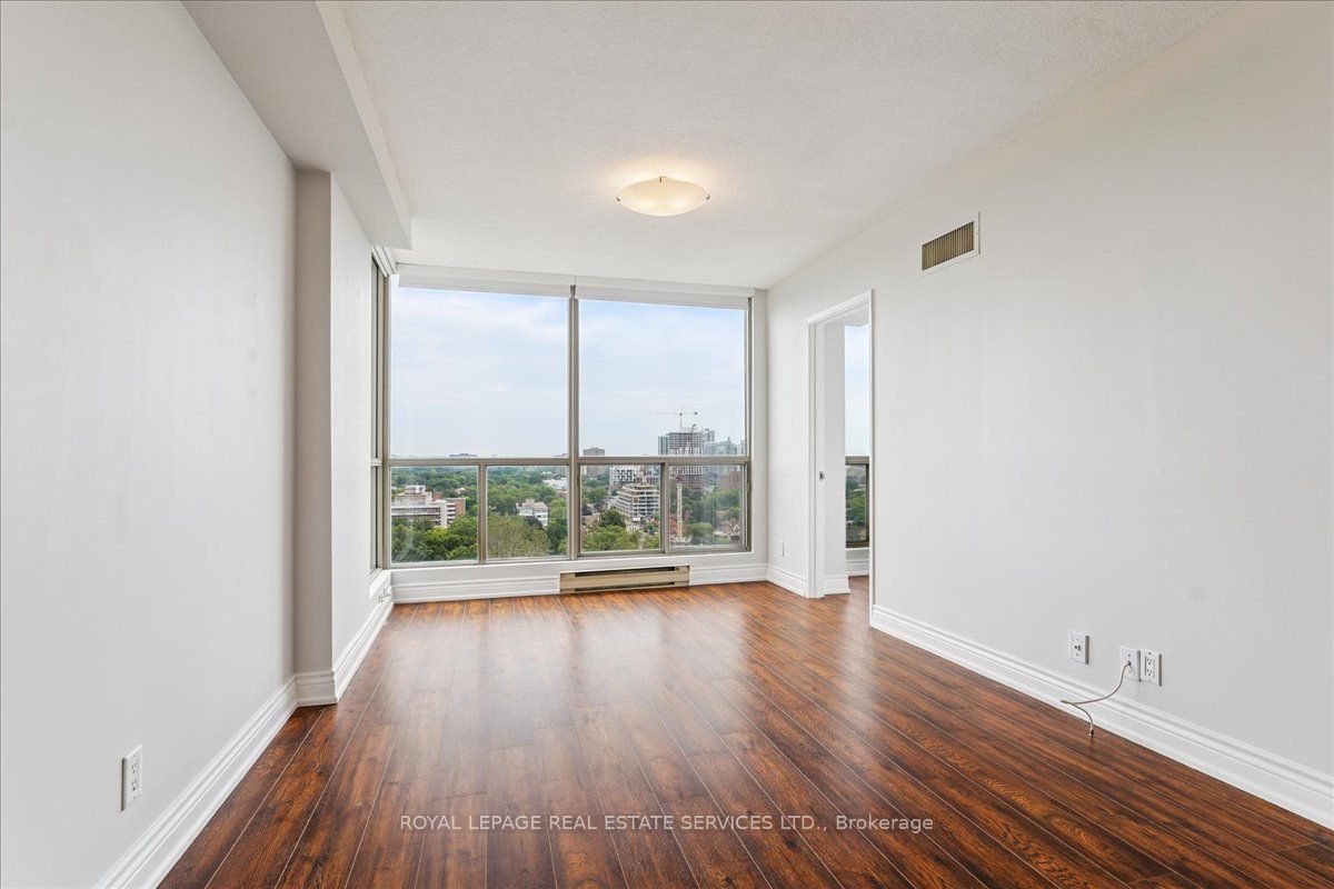 #lp04 - 298 Jarvis Street Property Photo 7