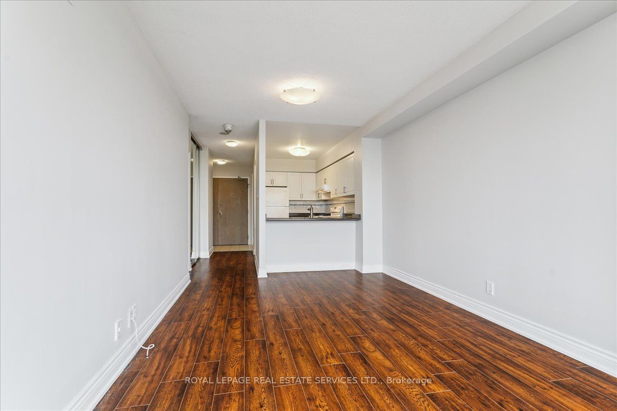 #lp04 - 298 Jarvis Street Property Photo 9