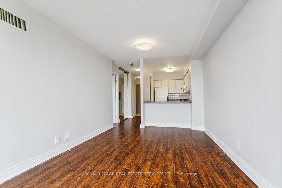 #lp04 - 298 Jarvis Street Property Photo 10