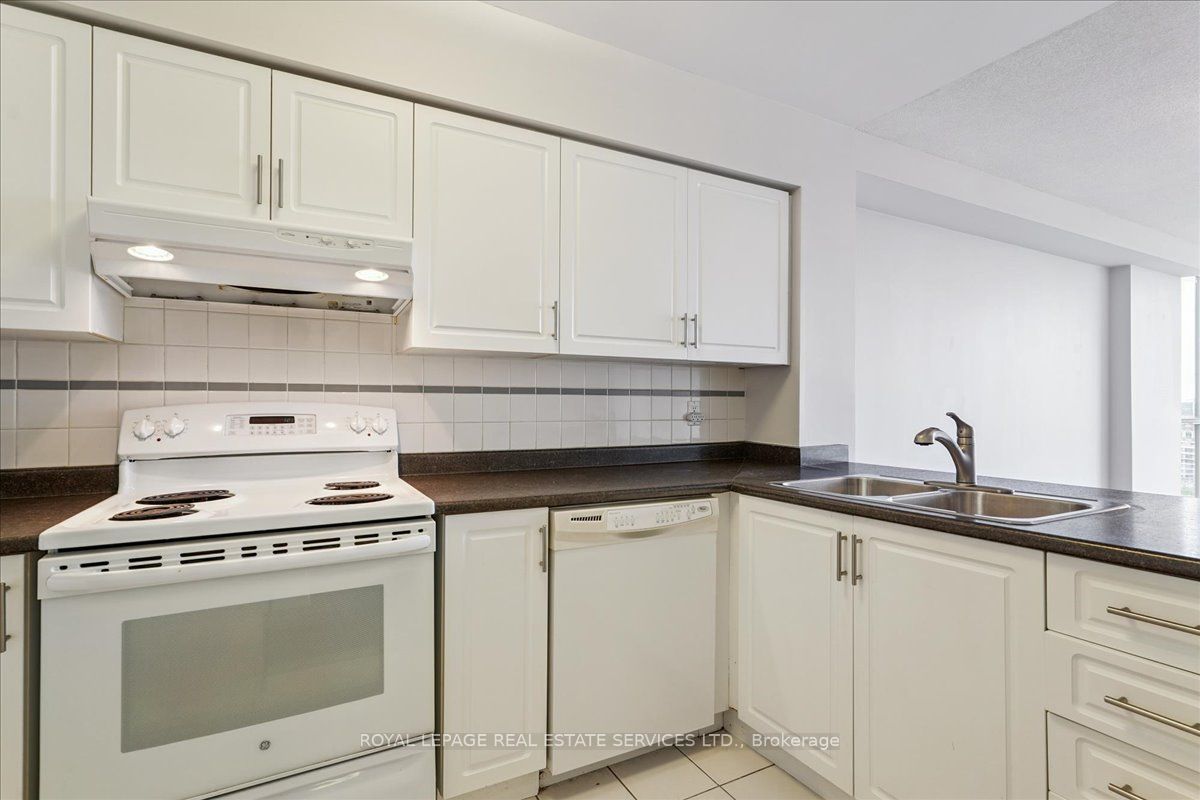 #lp04 - 298 Jarvis Street Property Photo 11