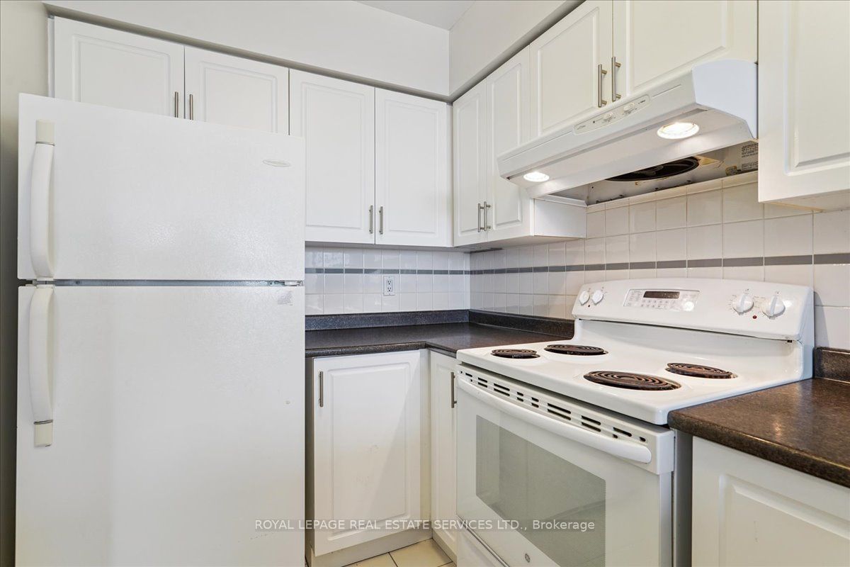 #lp04 - 298 Jarvis Street Property Photo 12