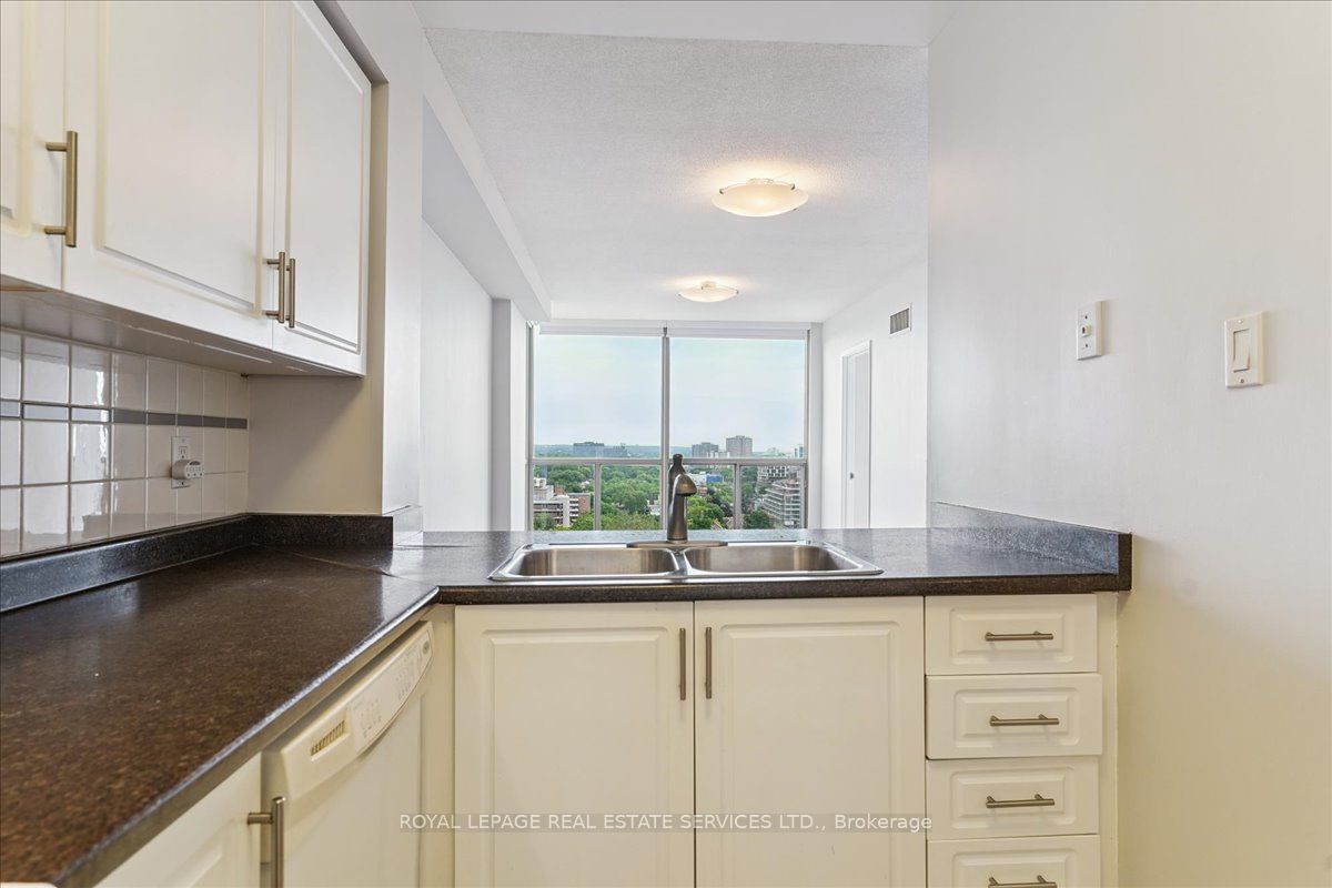 #lp04 - 298 Jarvis Street Property Photo 13