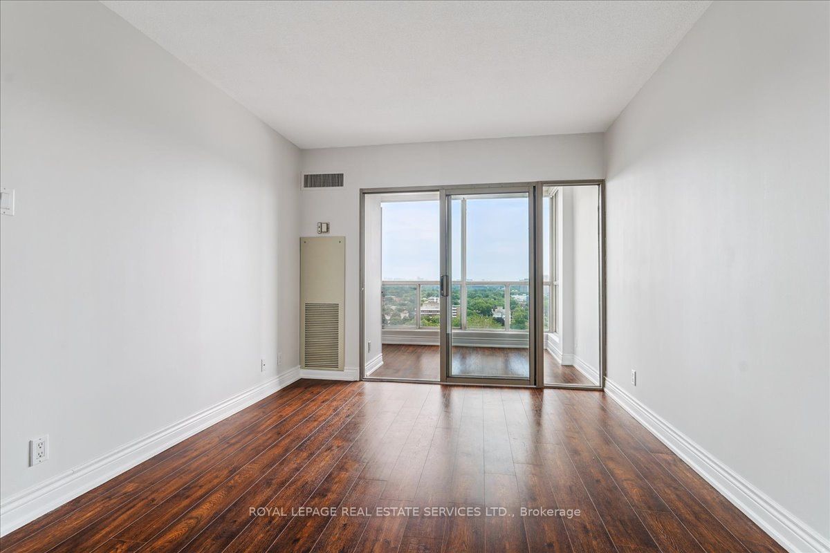 #lp04 - 298 Jarvis Street Property Photo 15