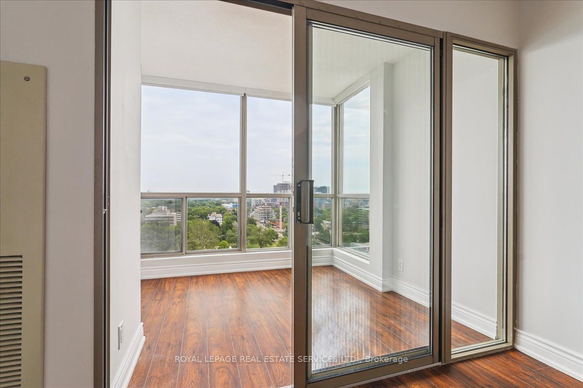 #lp04 - 298 Jarvis Street Property Photo 16