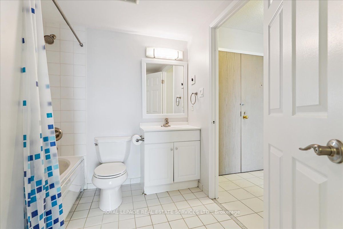 #lp04 - 298 Jarvis Street Property Photo 17