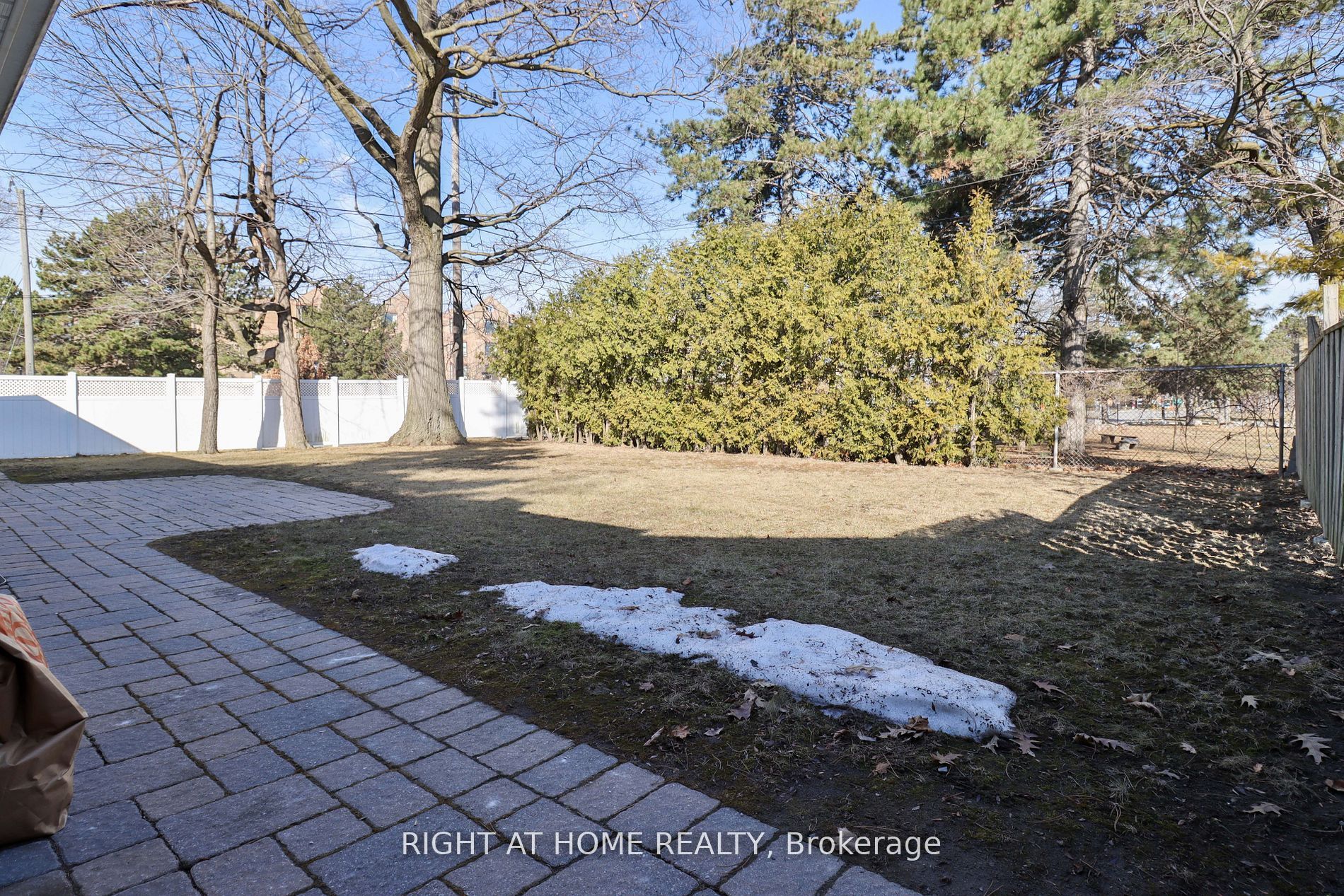 2 Greenland Road Main Property Photo 21