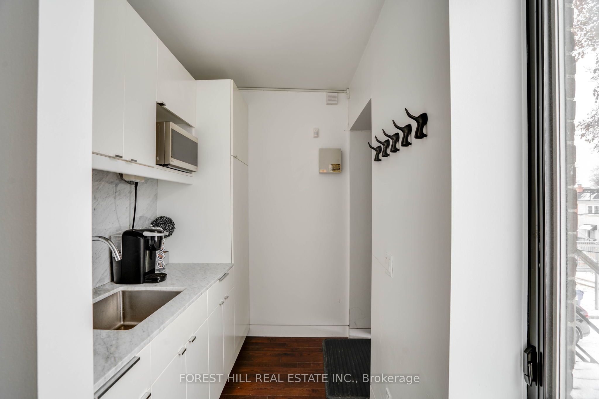 659 St Clair Avenue Property Photo 12