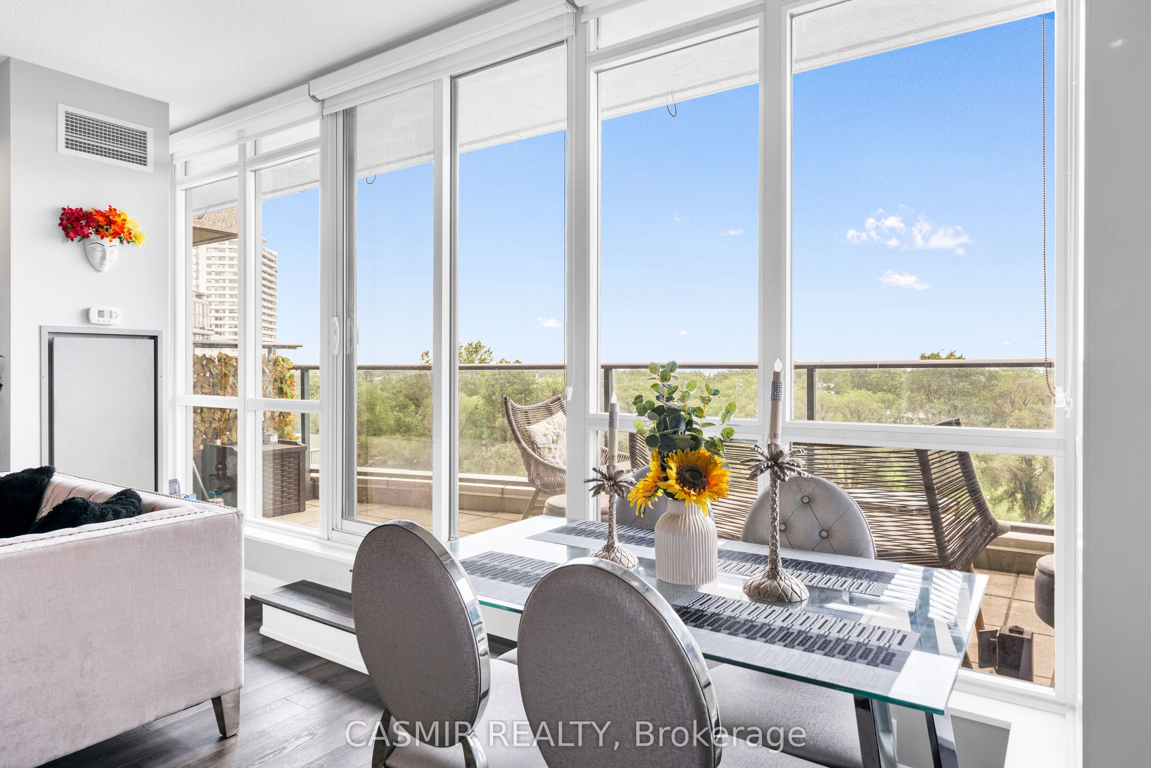 215 Fort York Boulevard 707 Property Photo 1