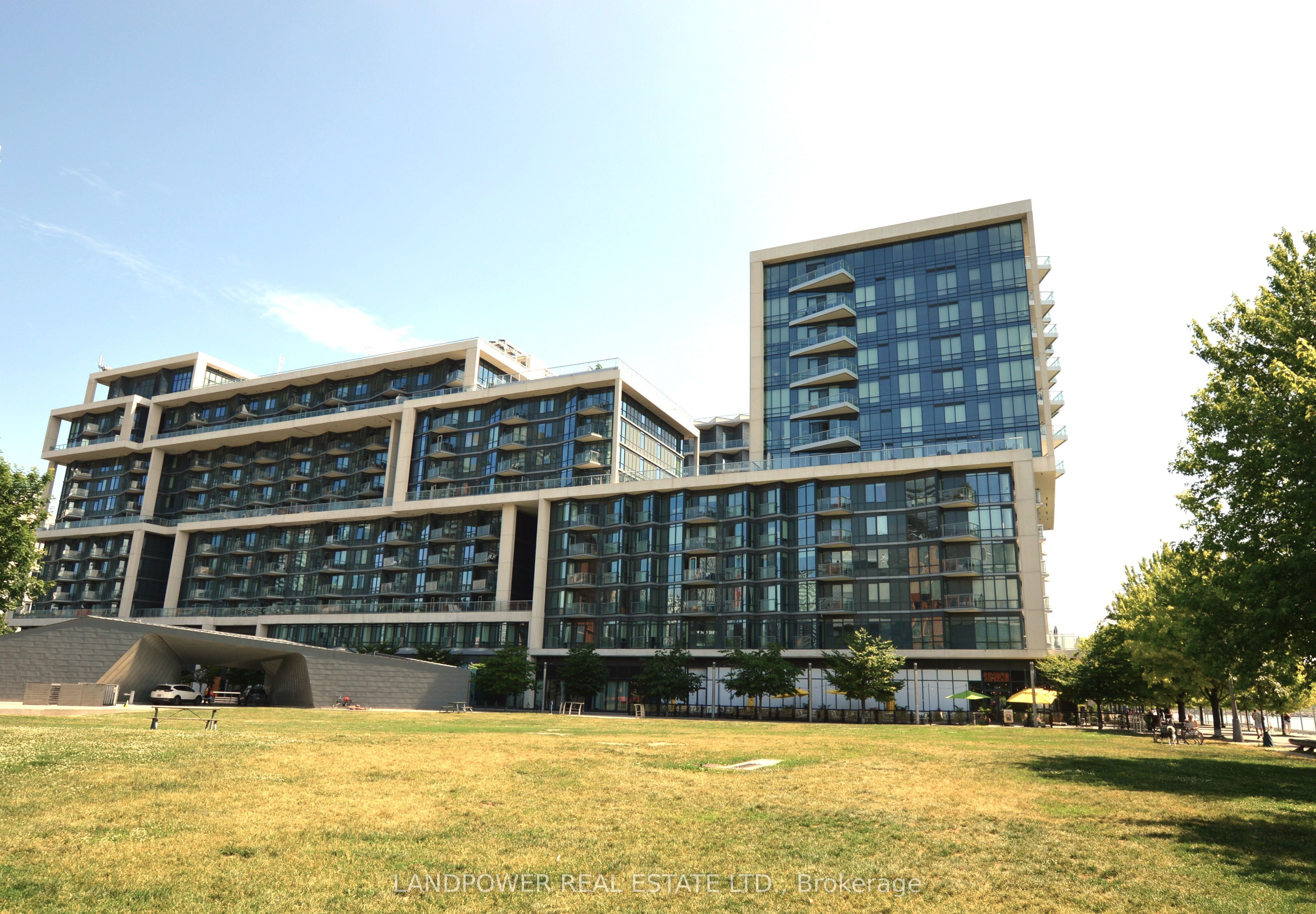 #434 - 15 Merchants' Wharf Property Photo 2
