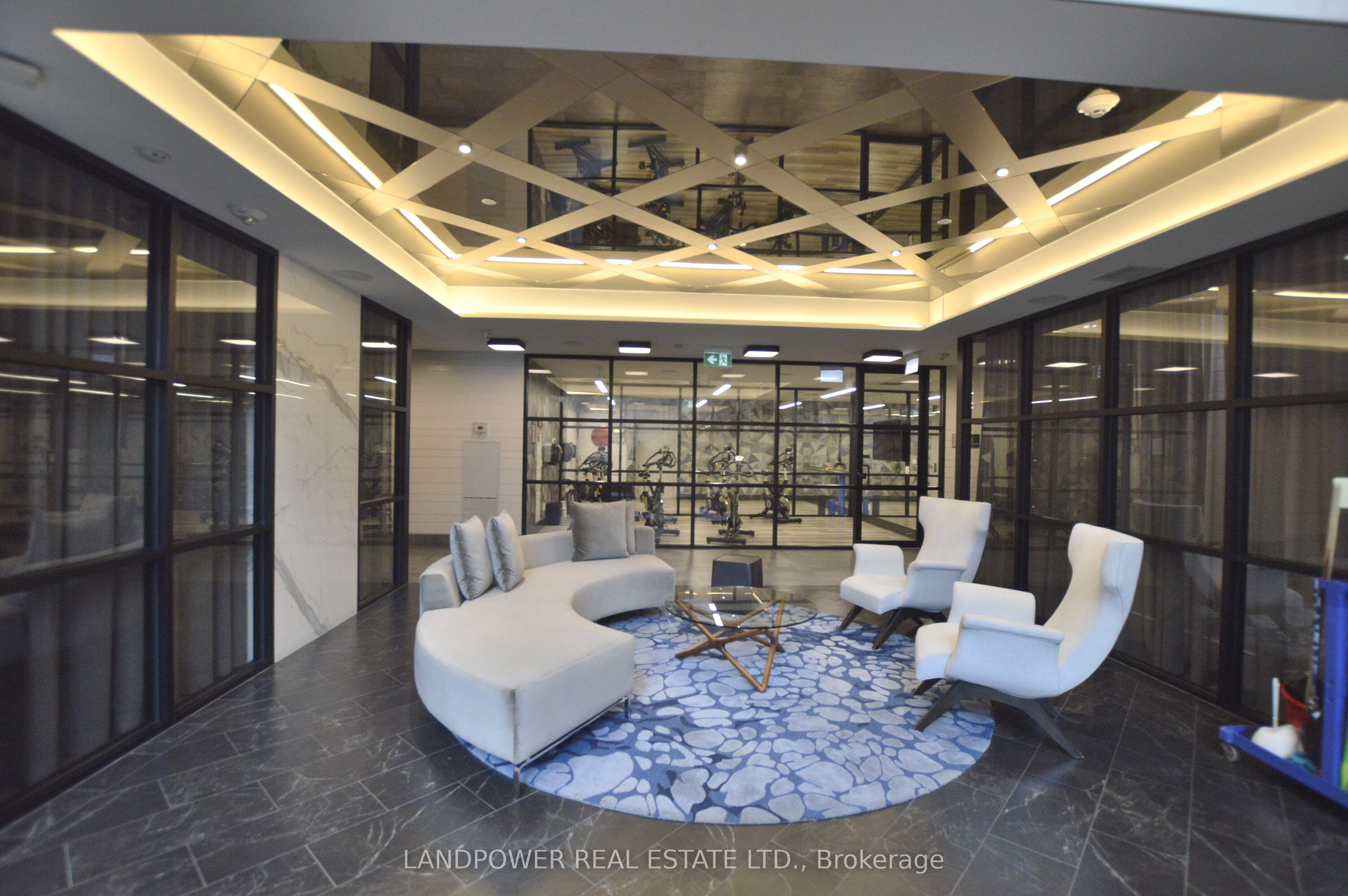 #434 - 15 Merchants' Wharf Property Photo 10