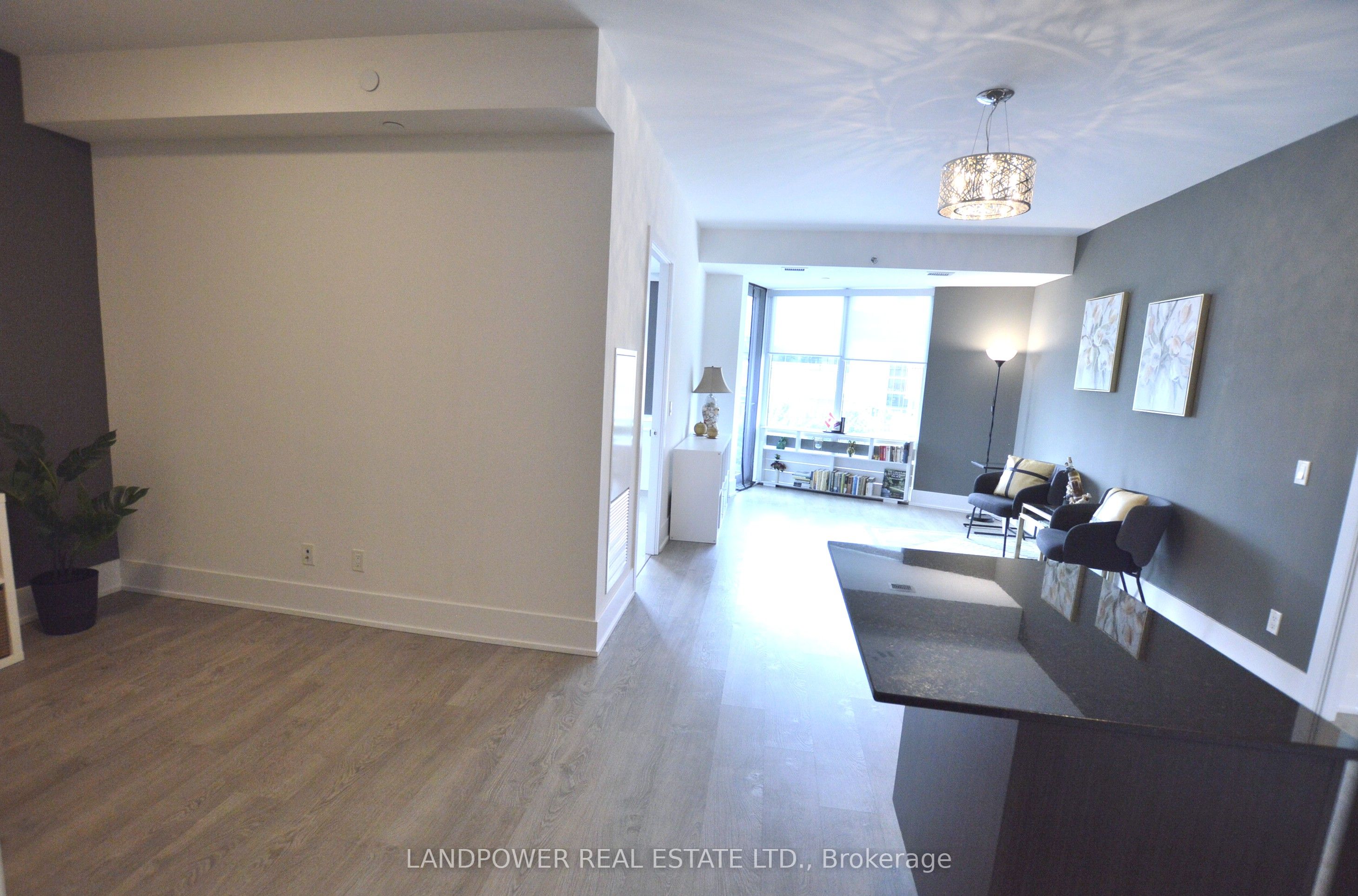 #434 - 15 Merchants' Wharf Property Photo 14