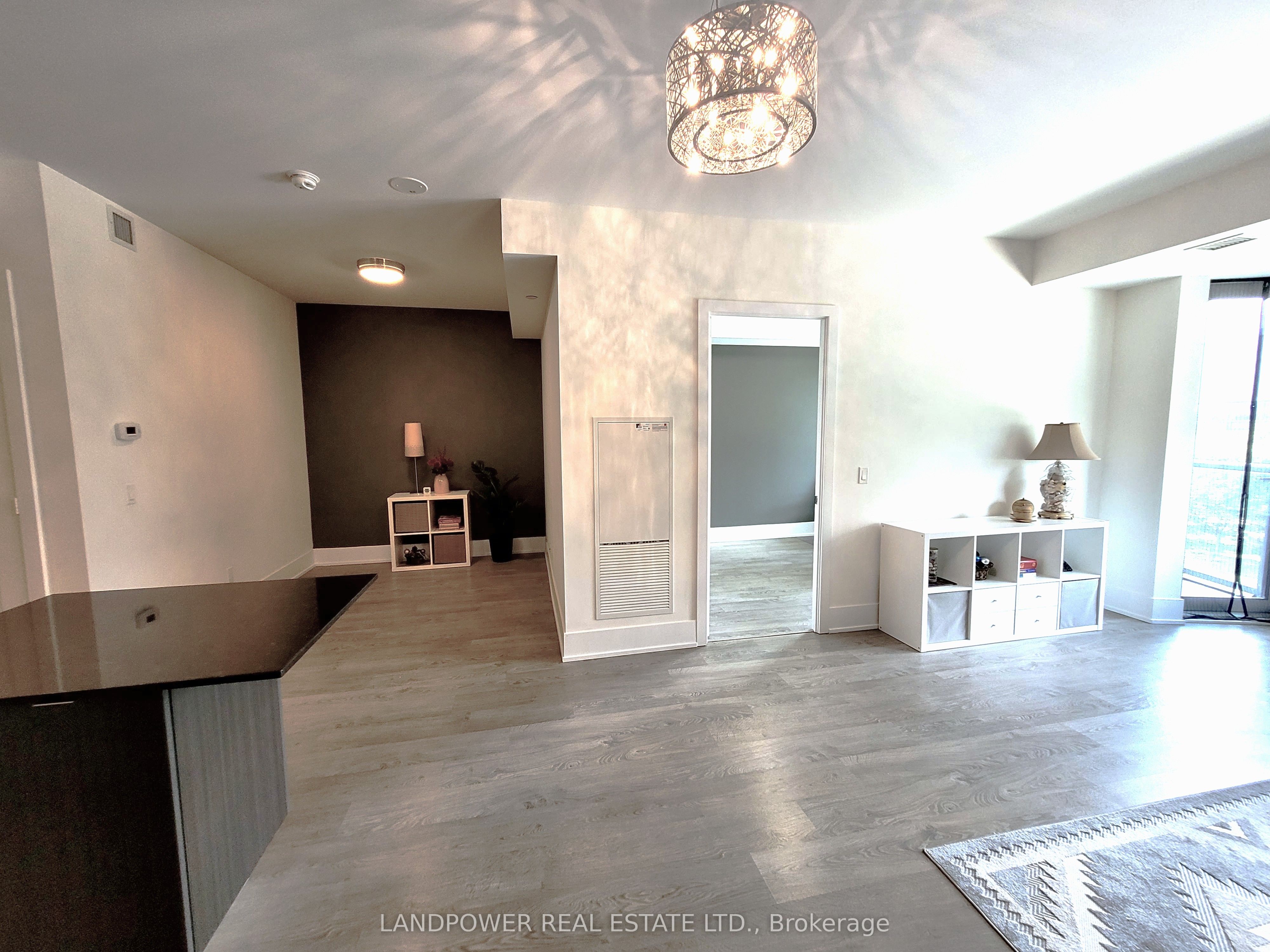 #434 - 15 Merchants' Wharf Property Photo 16