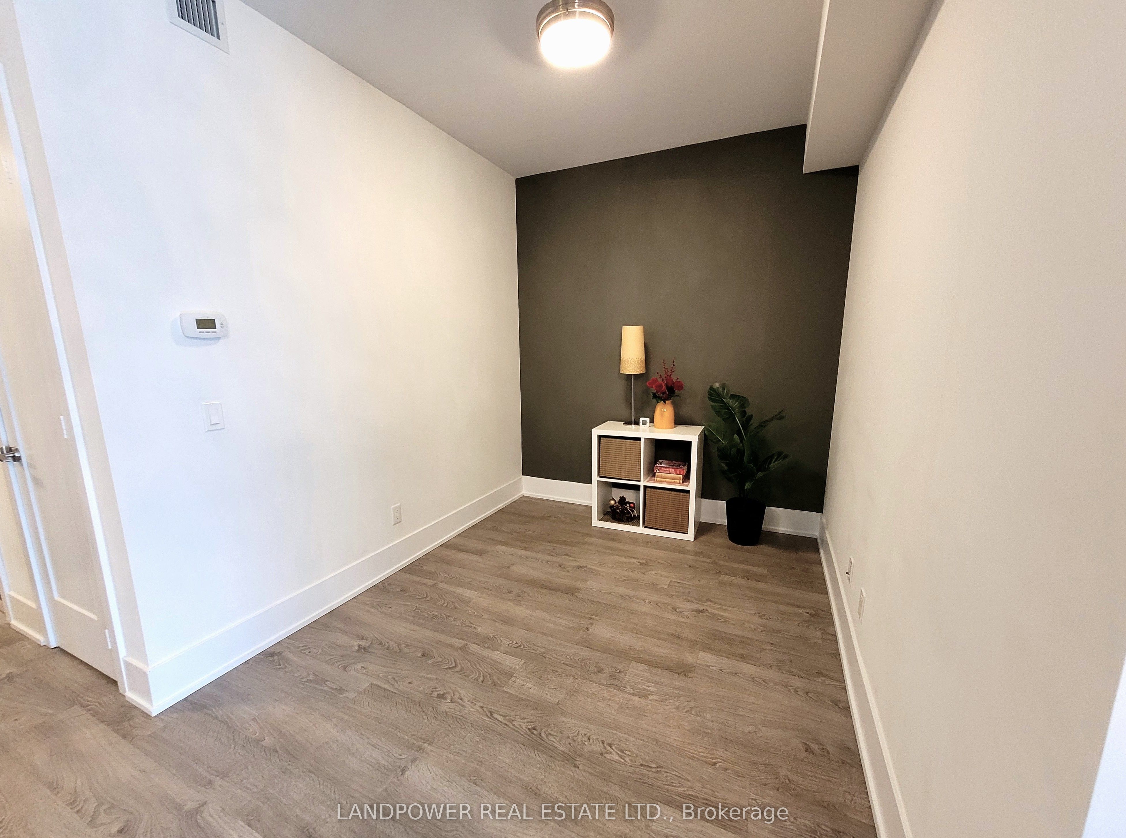 #434 - 15 Merchants' Wharf Property Photo 17