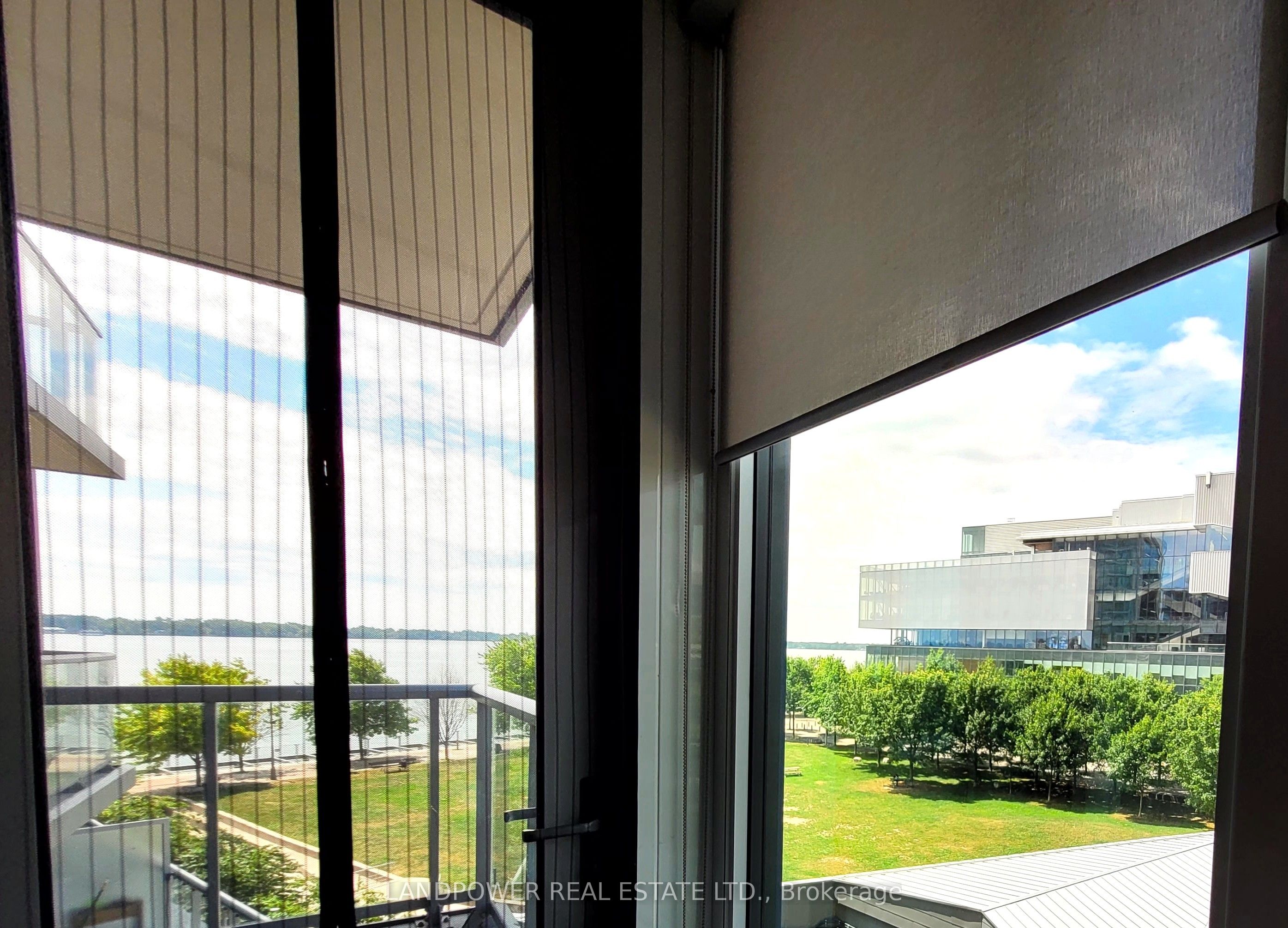 #434 - 15 Merchants' Wharf Property Photo 29