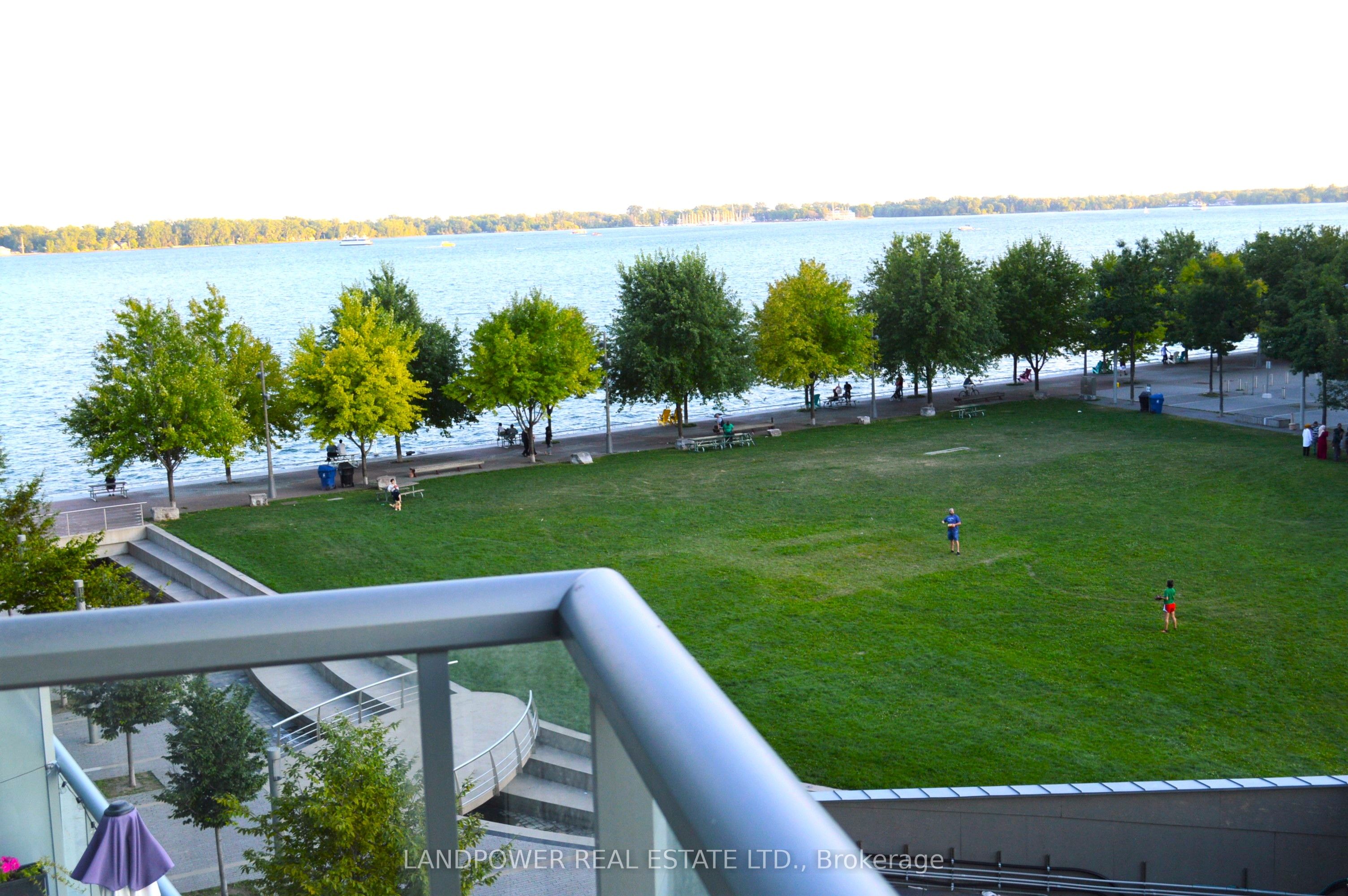 #434 - 15 Merchants' Wharf Property Photo 30