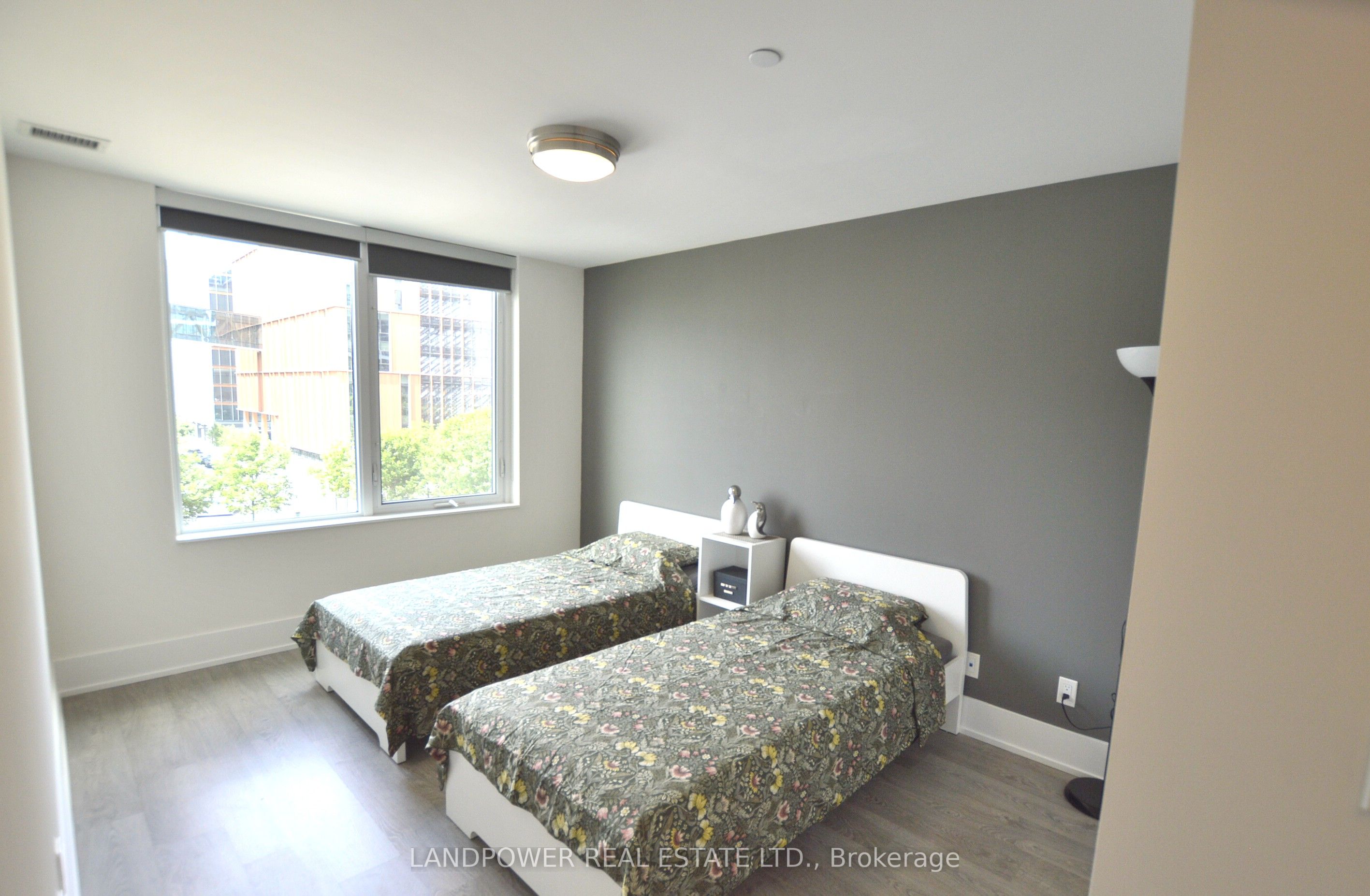#434 - 15 Merchants' Wharf Property Photo 31