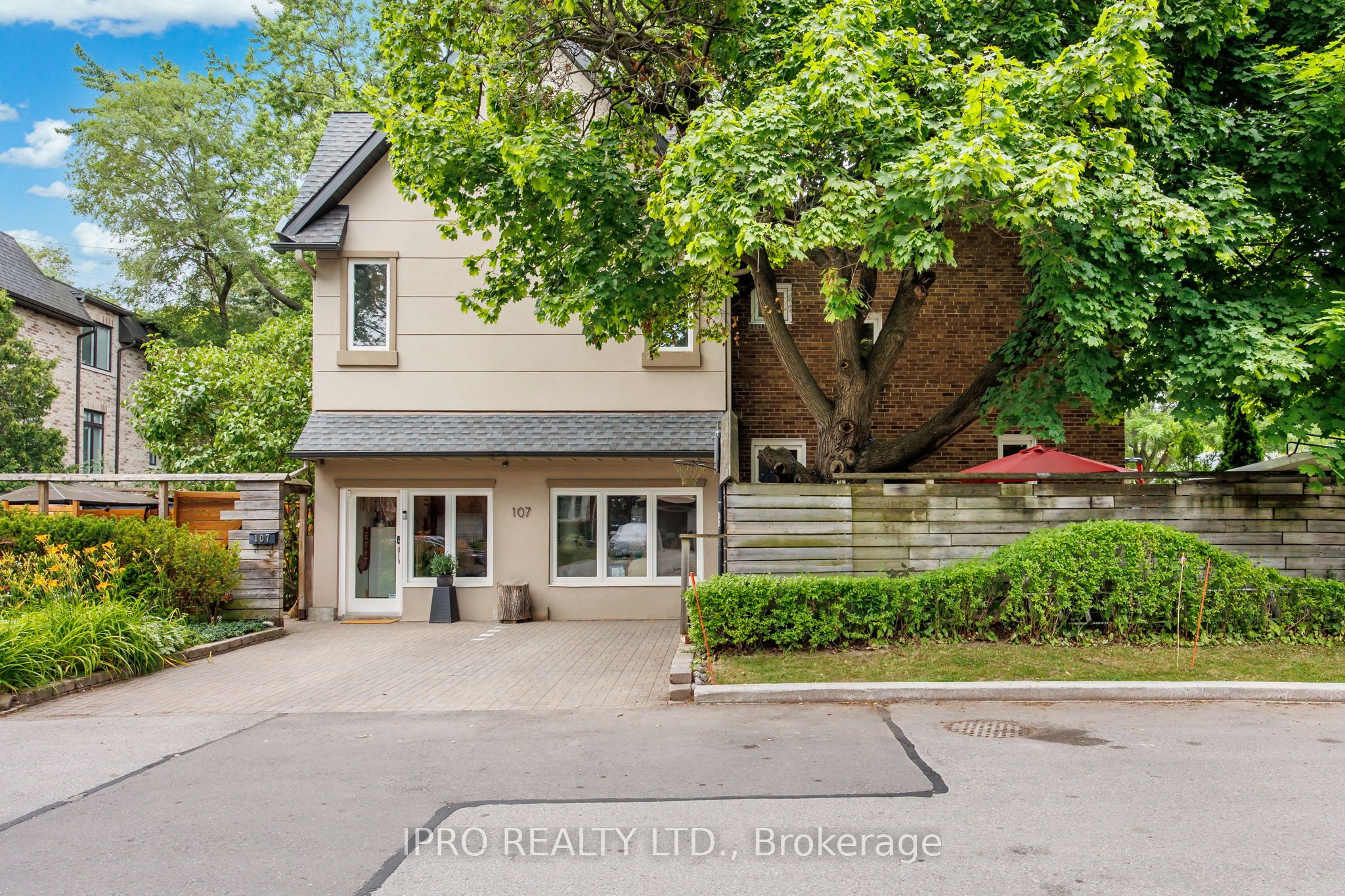 107 Otter Crescent Property Photo 2