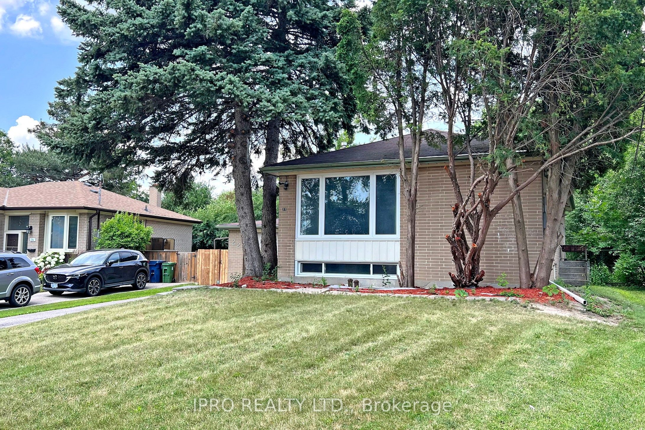22 Royal Doulton Drive Property Photo 1