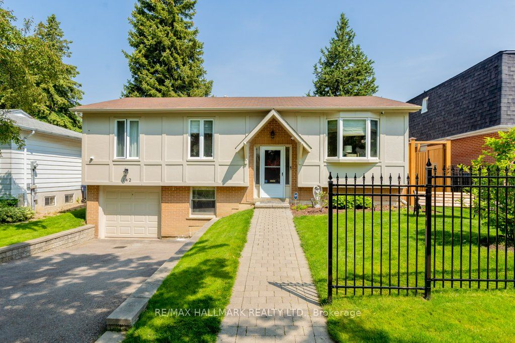 142 Aspenwood Drive Property Photo 1