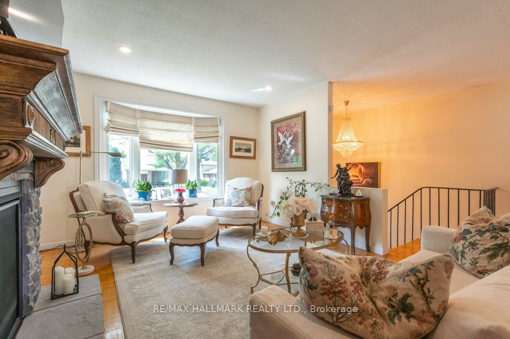 142 Aspenwood Drive Property Photo 2