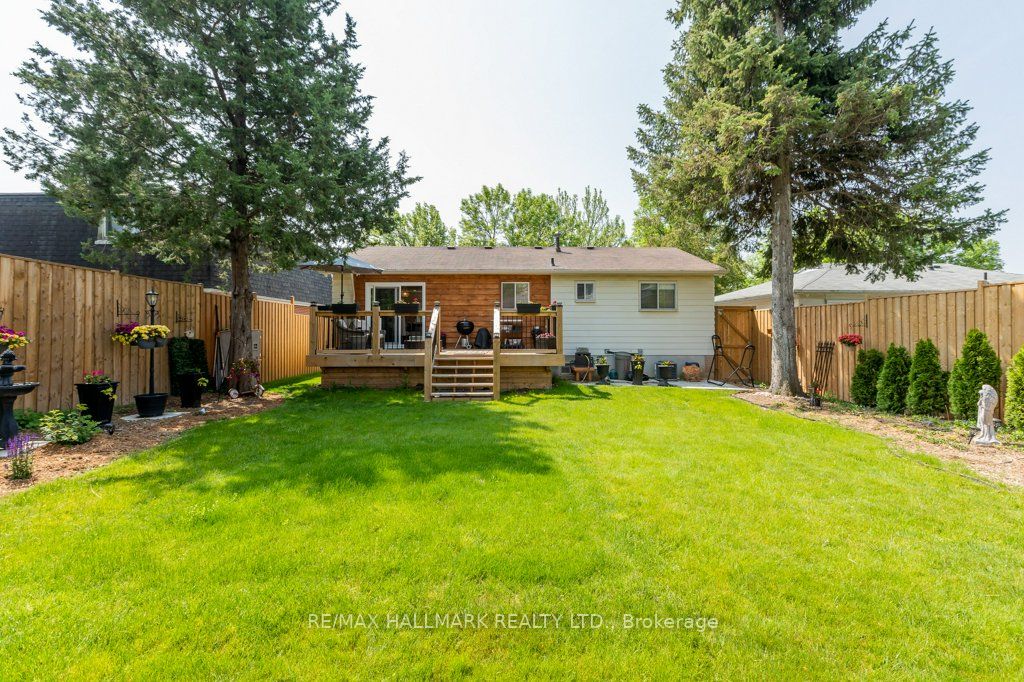 142 Aspenwood Drive Property Photo 17