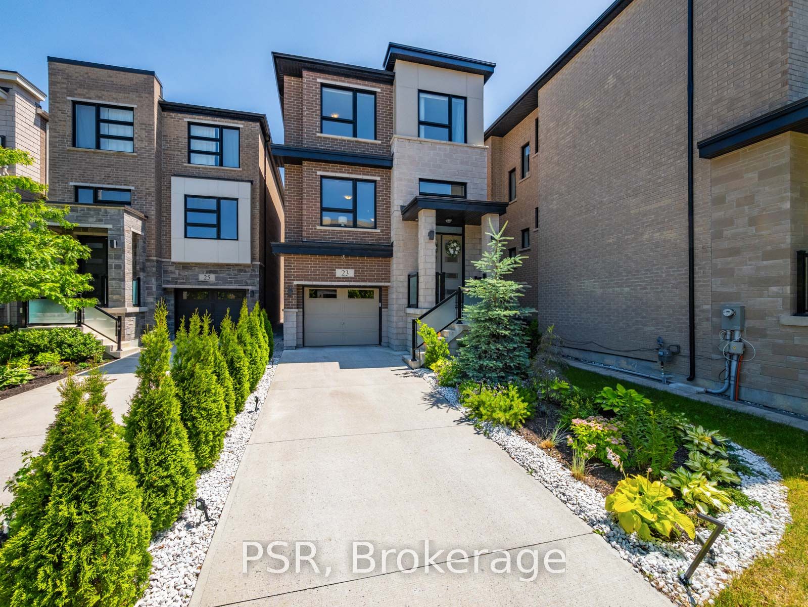 23 Hollyhock Court Property Photo 2