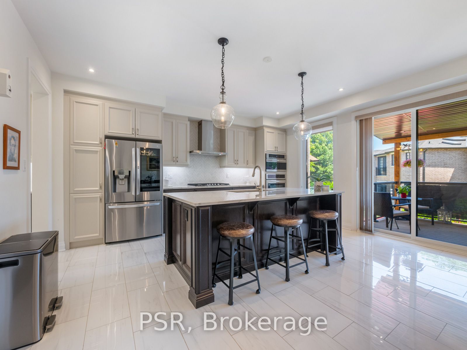 23 Hollyhock Court Property Photo 6
