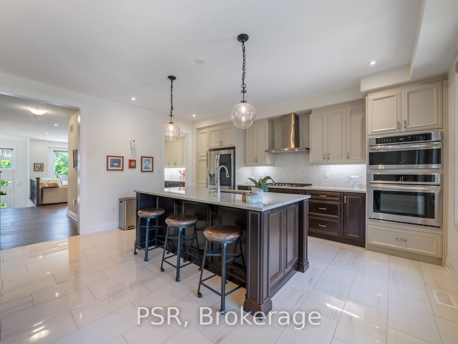 23 Hollyhock Court Property Photo 7