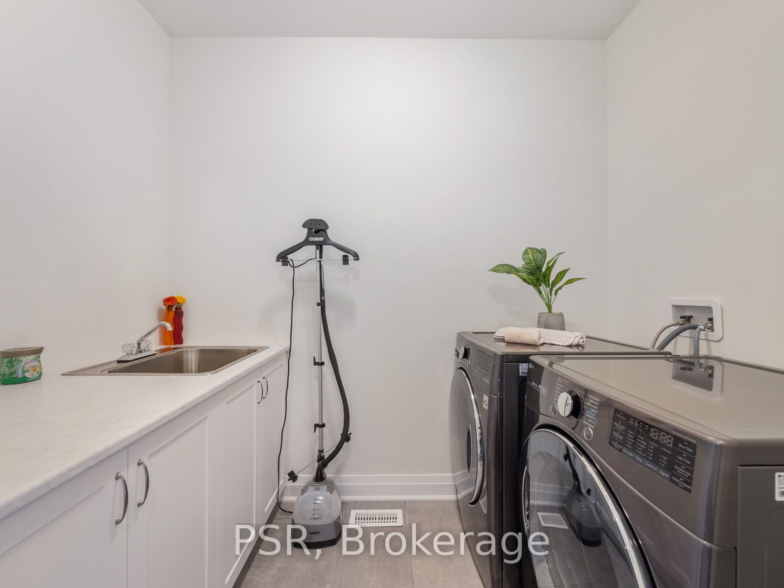 23 Hollyhock Court Property Photo 34