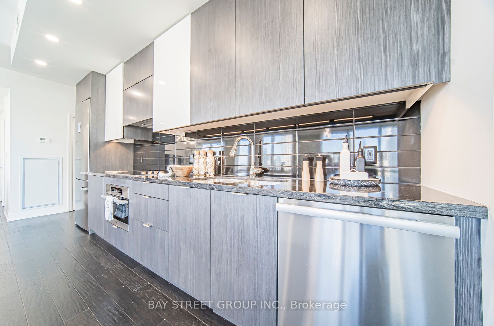 8 The Esplanade N/a 3105 Property Photo 24