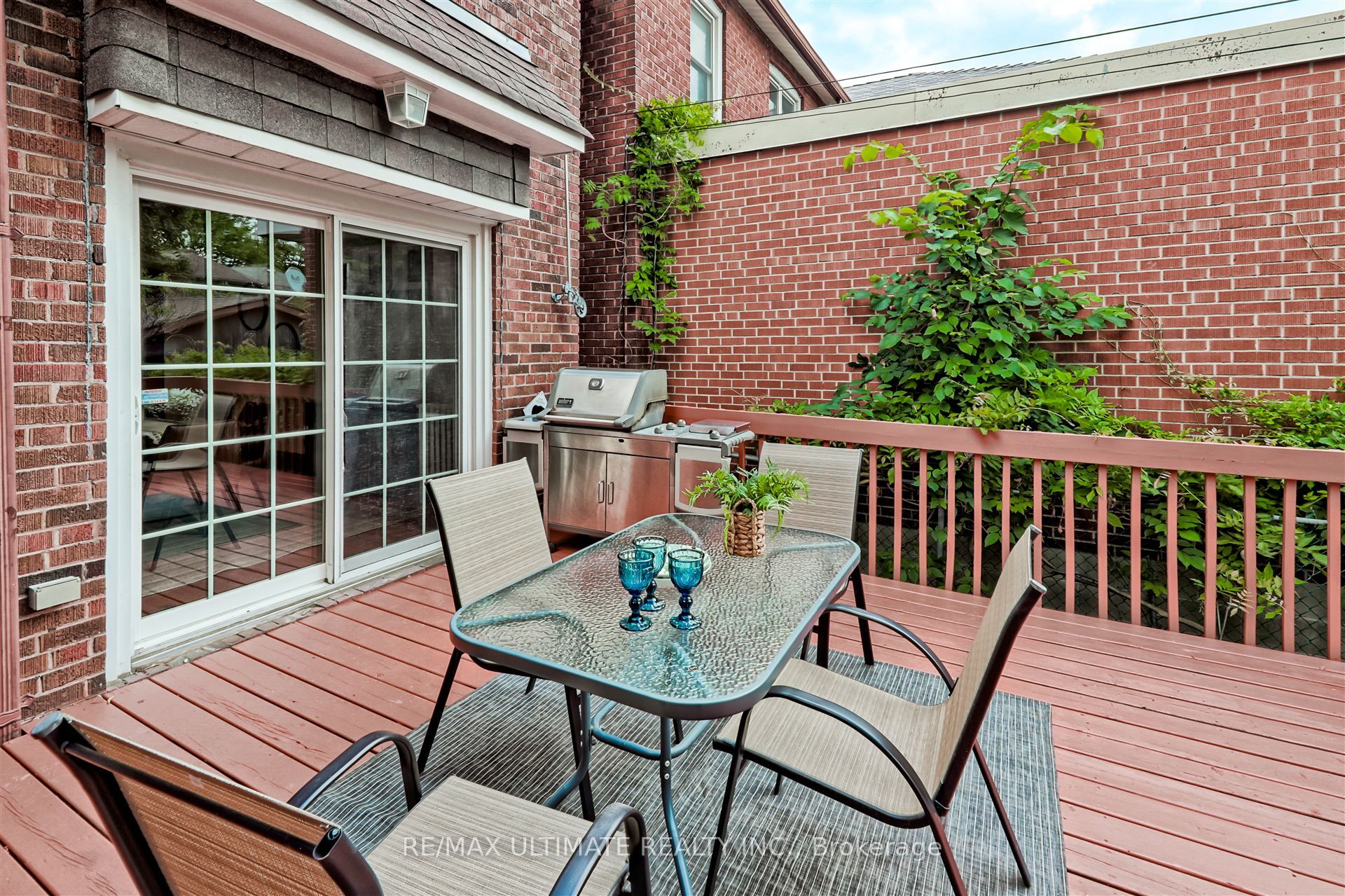 20 Woburn Avenue Property Photo 25