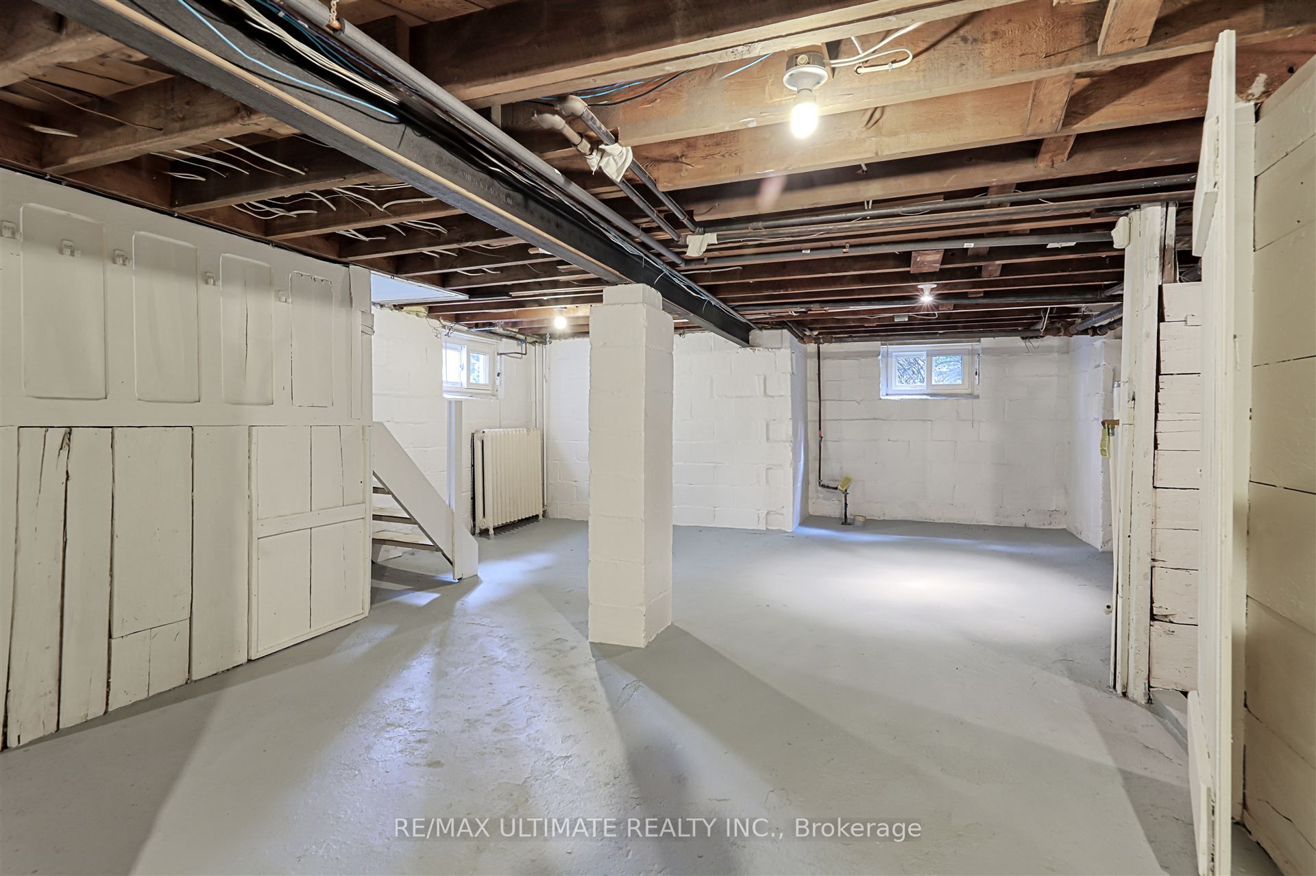 20 Woburn Avenue Property Photo 29