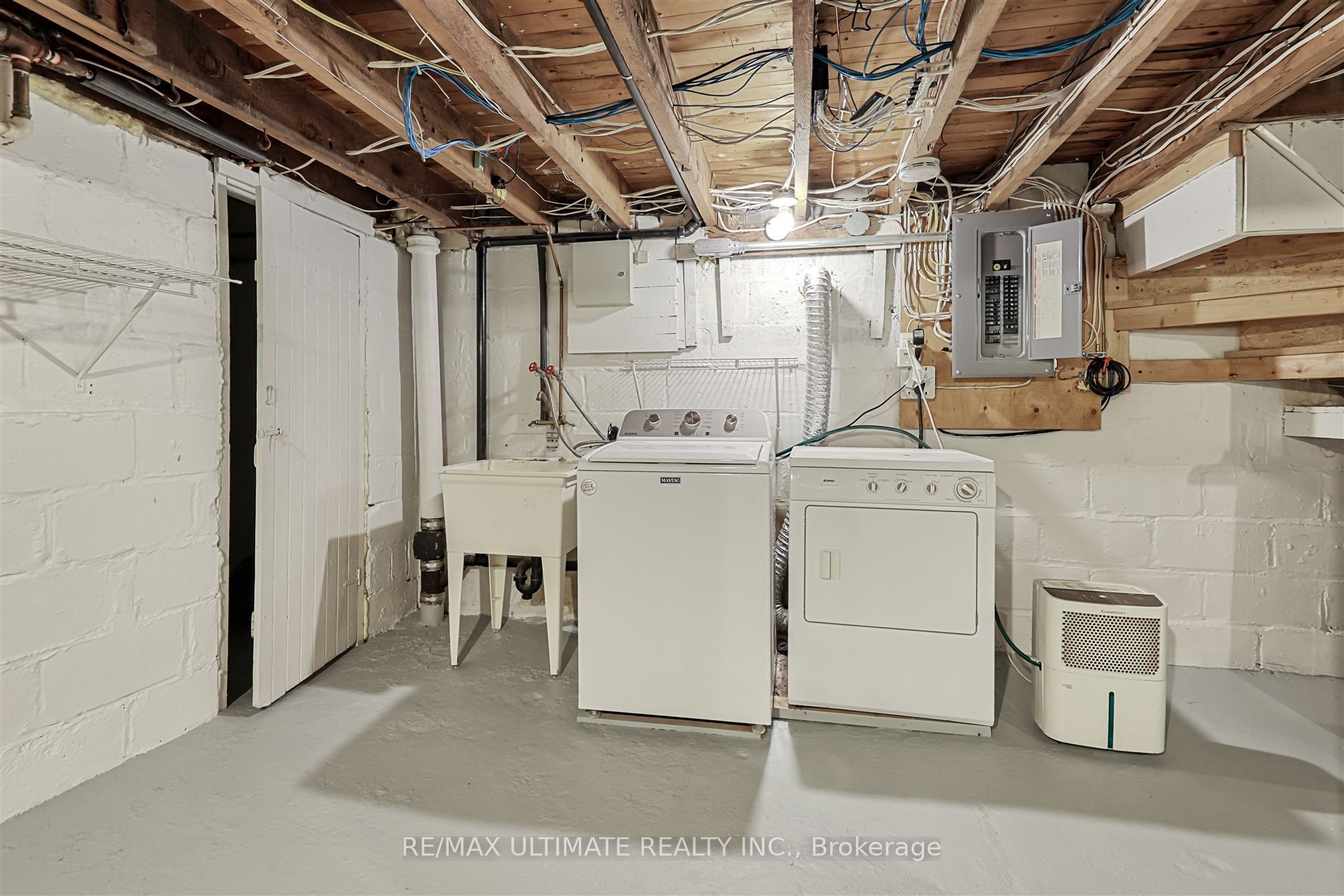20 Woburn Avenue Property Photo 30