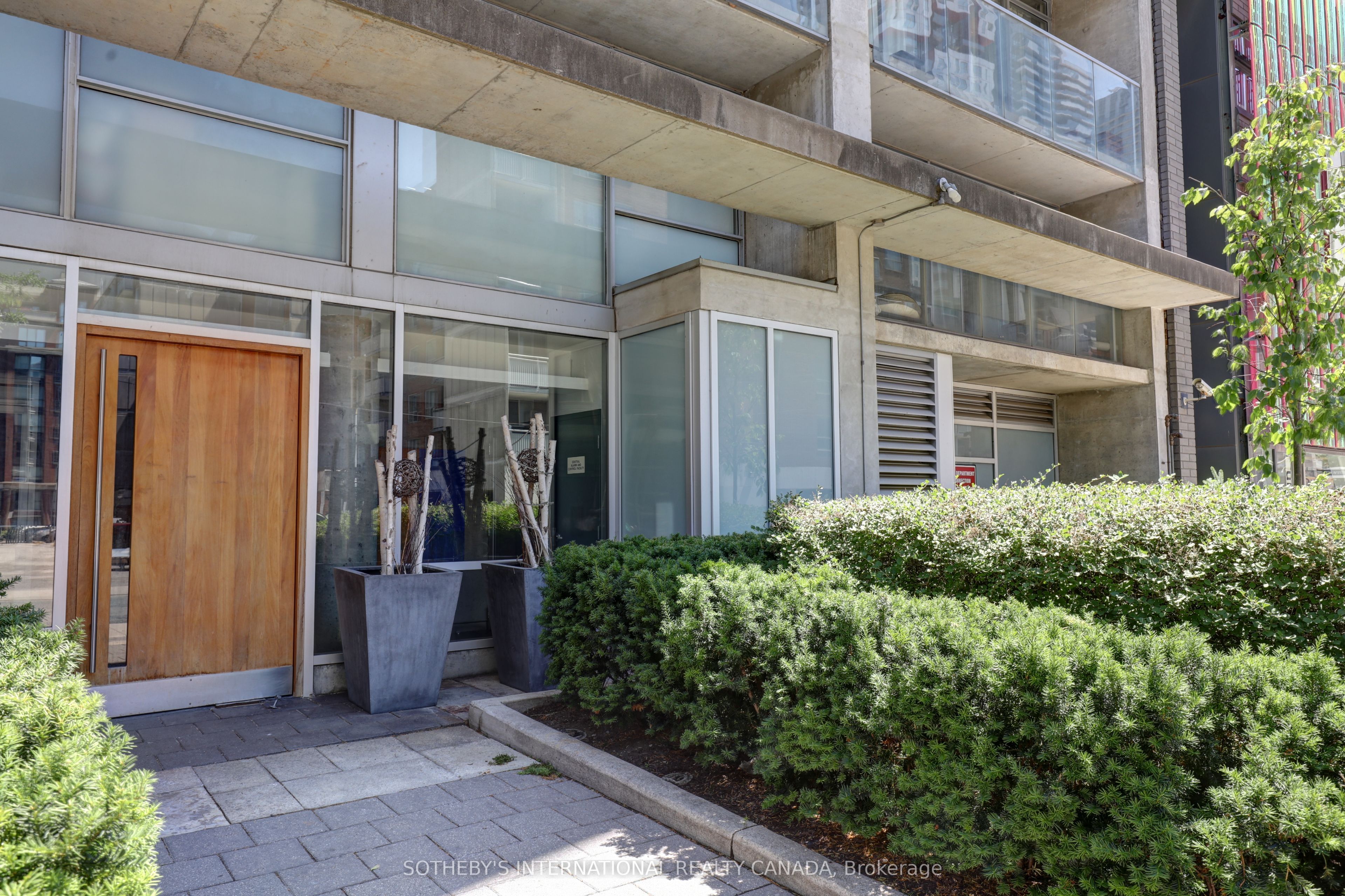 169 John Street 804 Property Photo 5