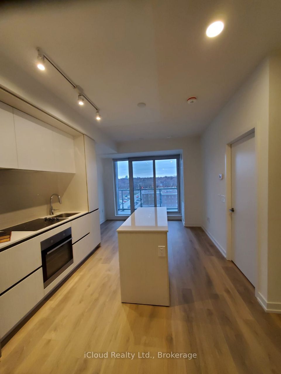 225 Sumach Street 610 Property Photo 4