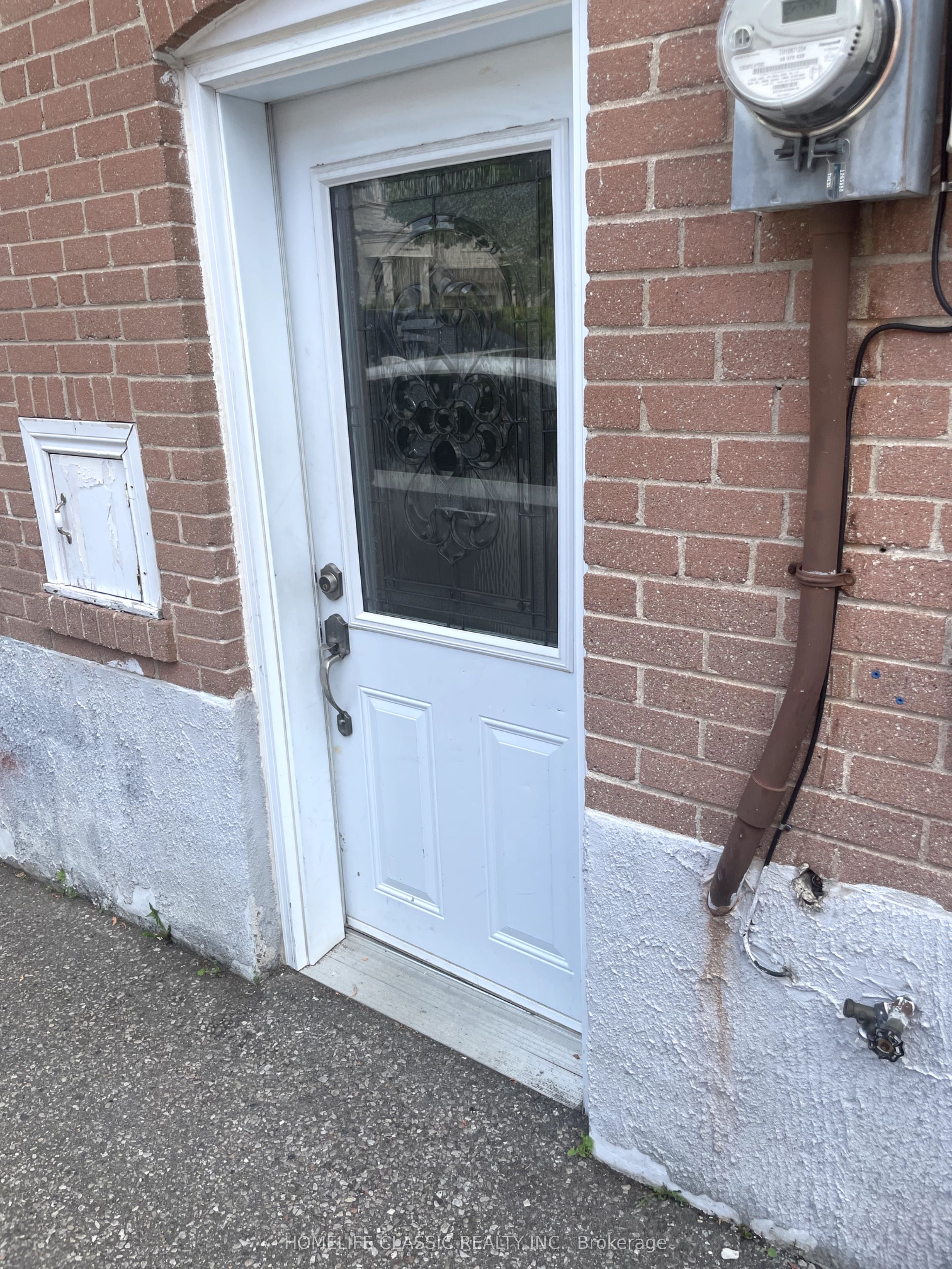31 Madawaska Avenue Lower Property Photo 12