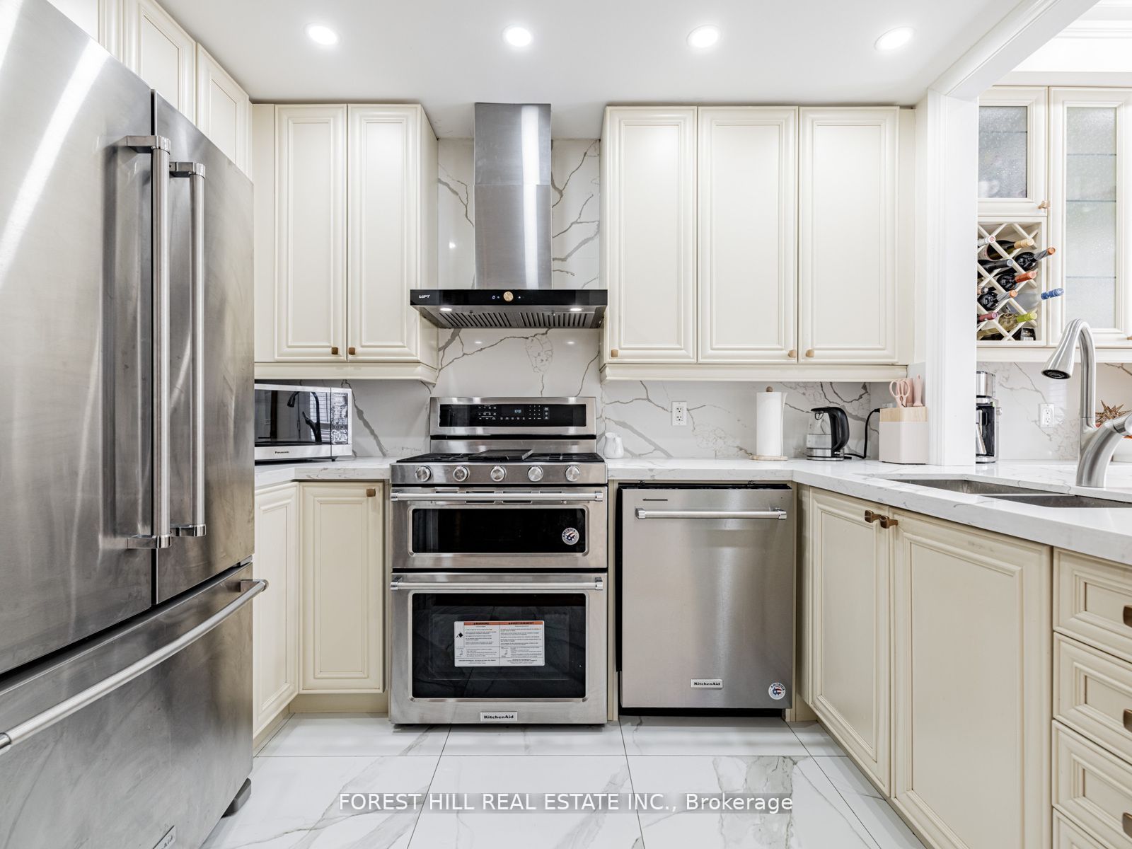 22 Espana Lane Property Photo 6