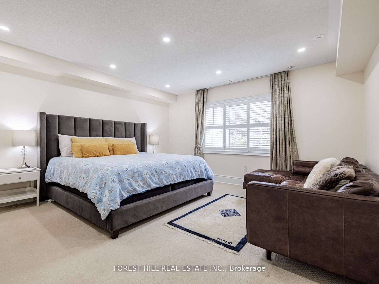 22 Espana Lane Property Photo 11