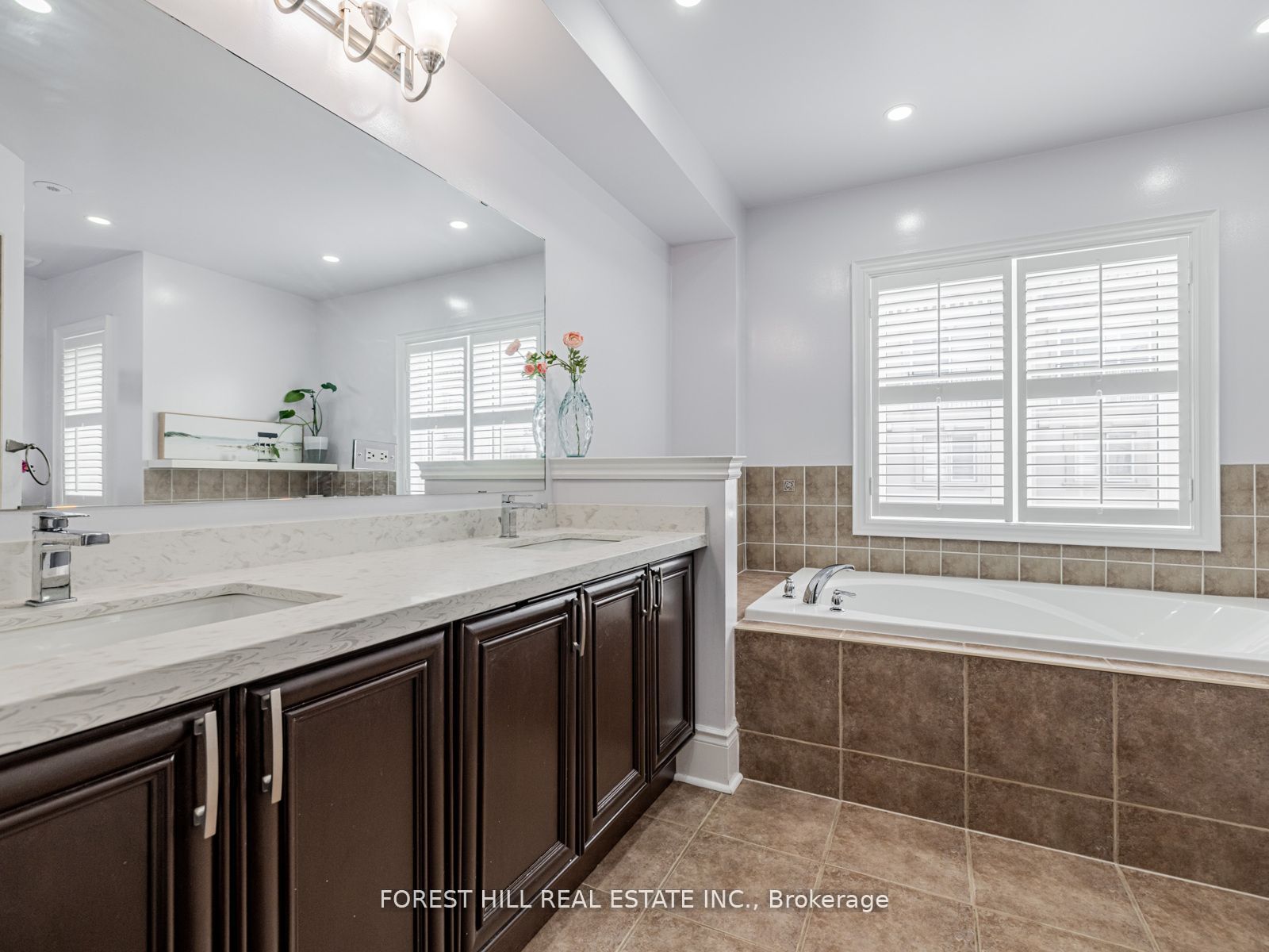 22 Espana Lane Property Photo 13