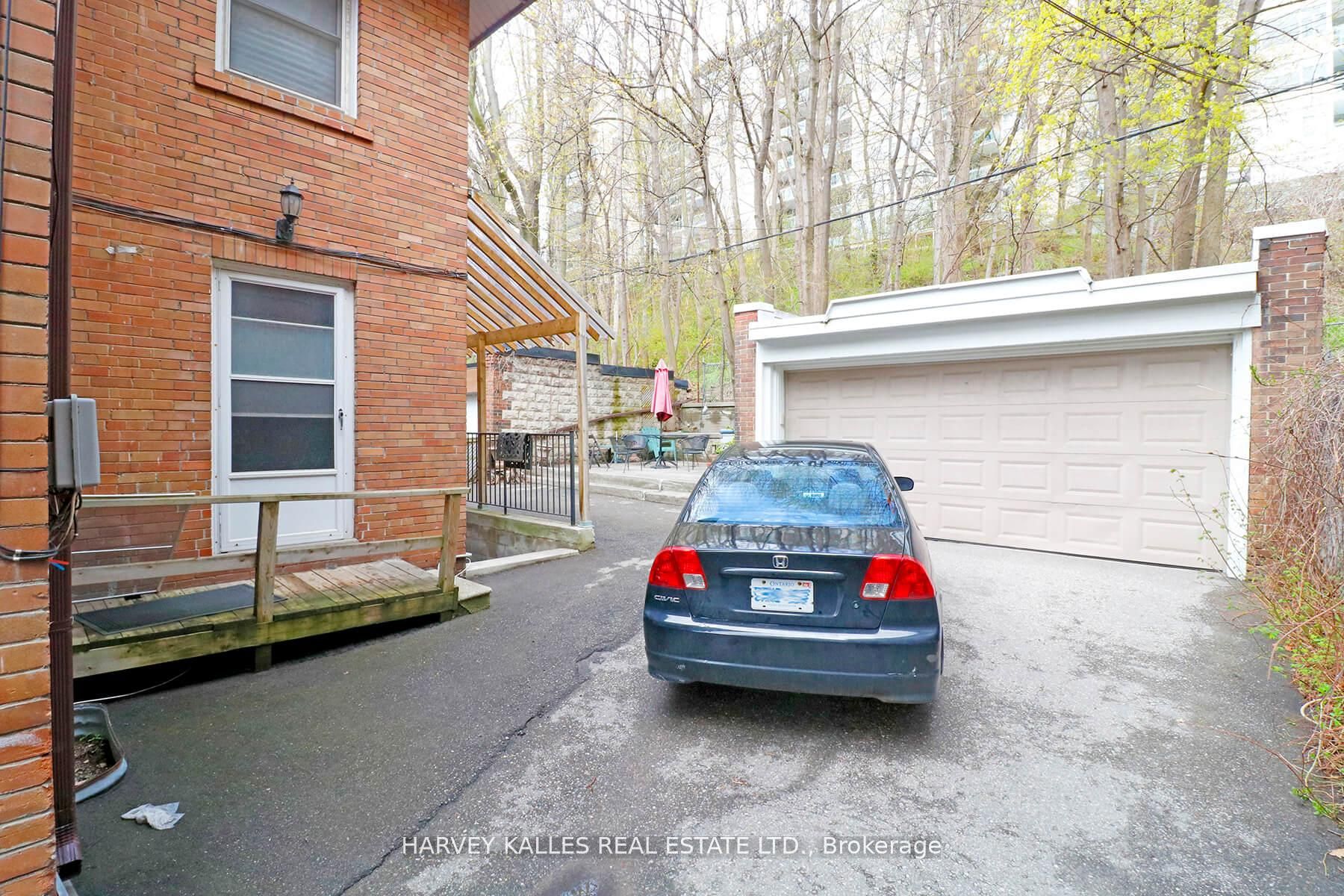 4 Poplar Plains Crescent B Rear Property Photo 3