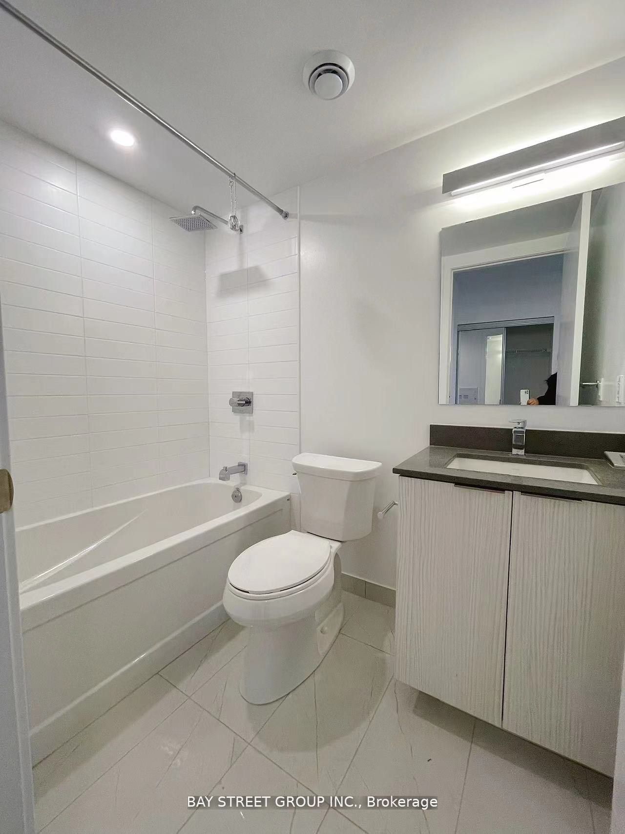 #4805 - 501 Yonge Street Property Photo 6
