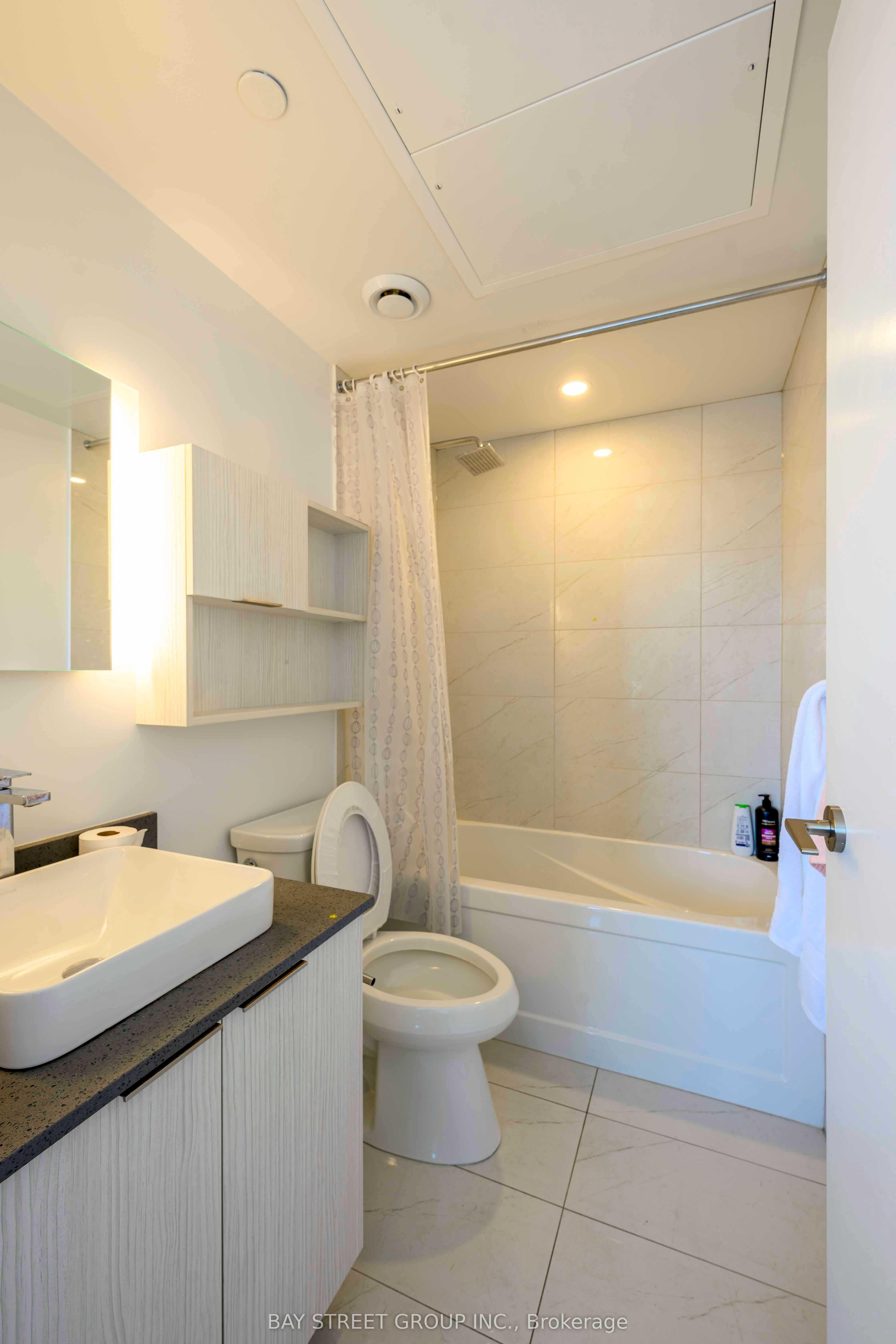 #4805 - 501 Yonge Street Property Photo 7