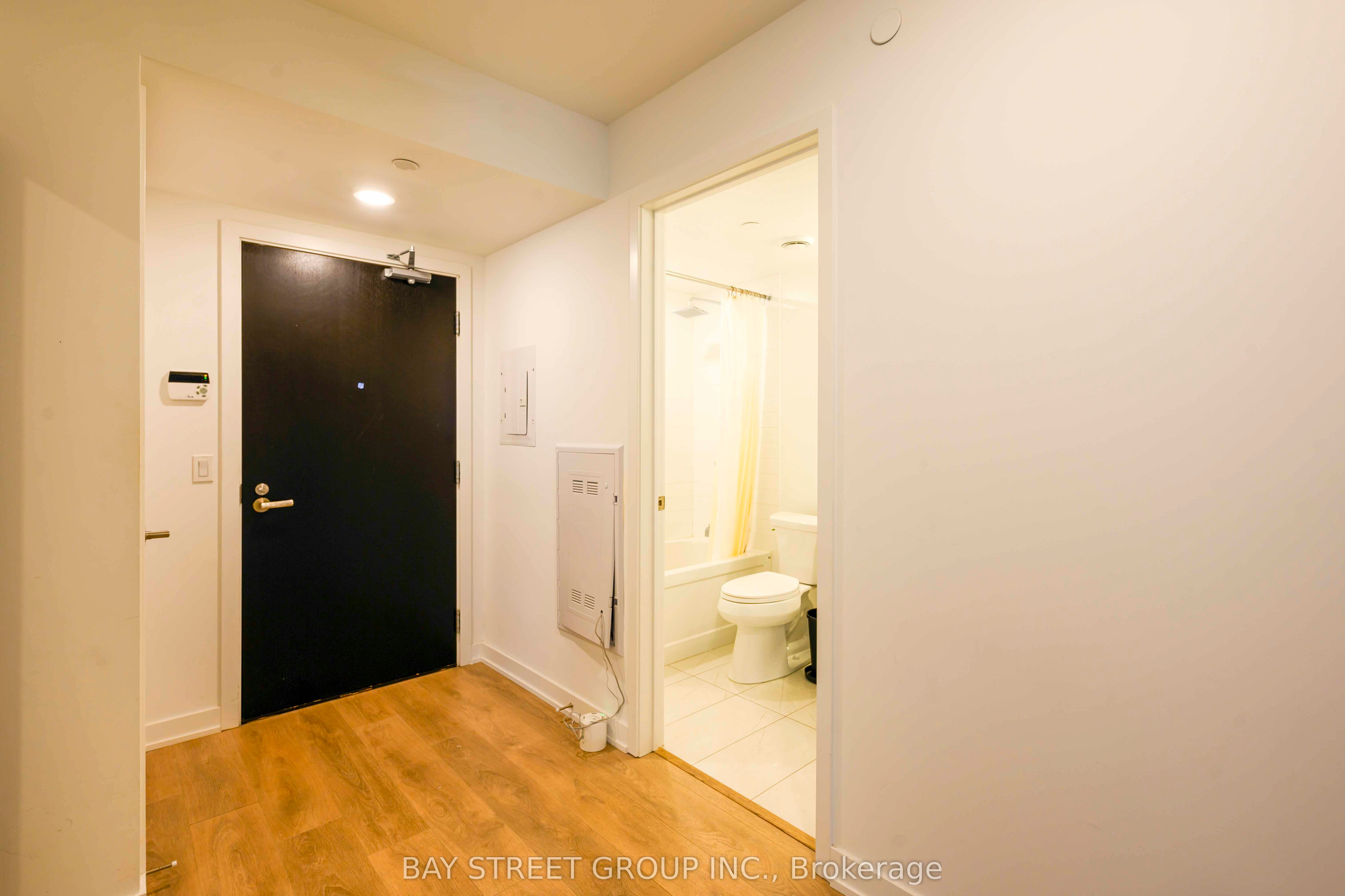 #4805 - 501 Yonge Street Property Photo 8