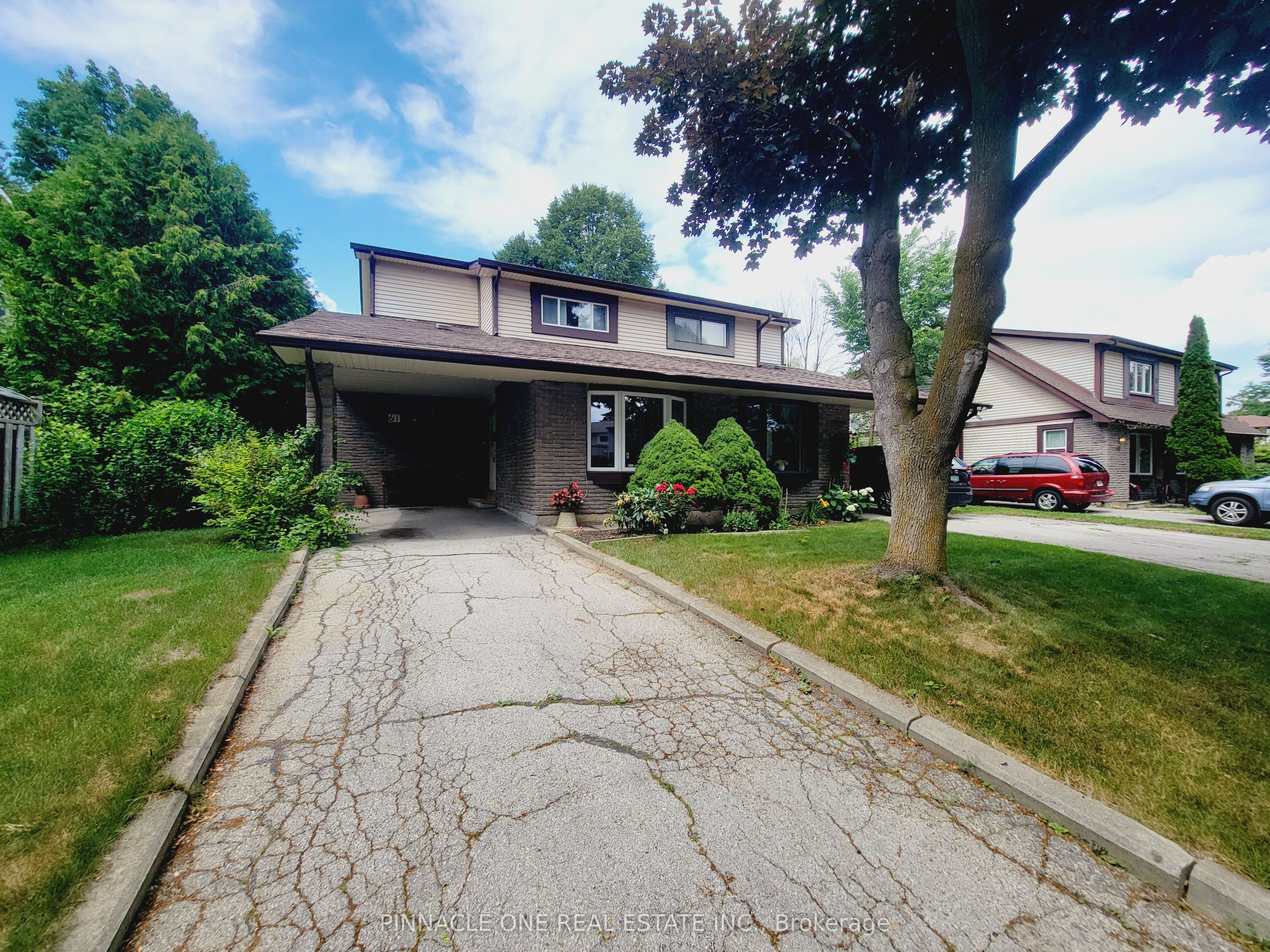 61 Applegate Crescent Property Photo 1