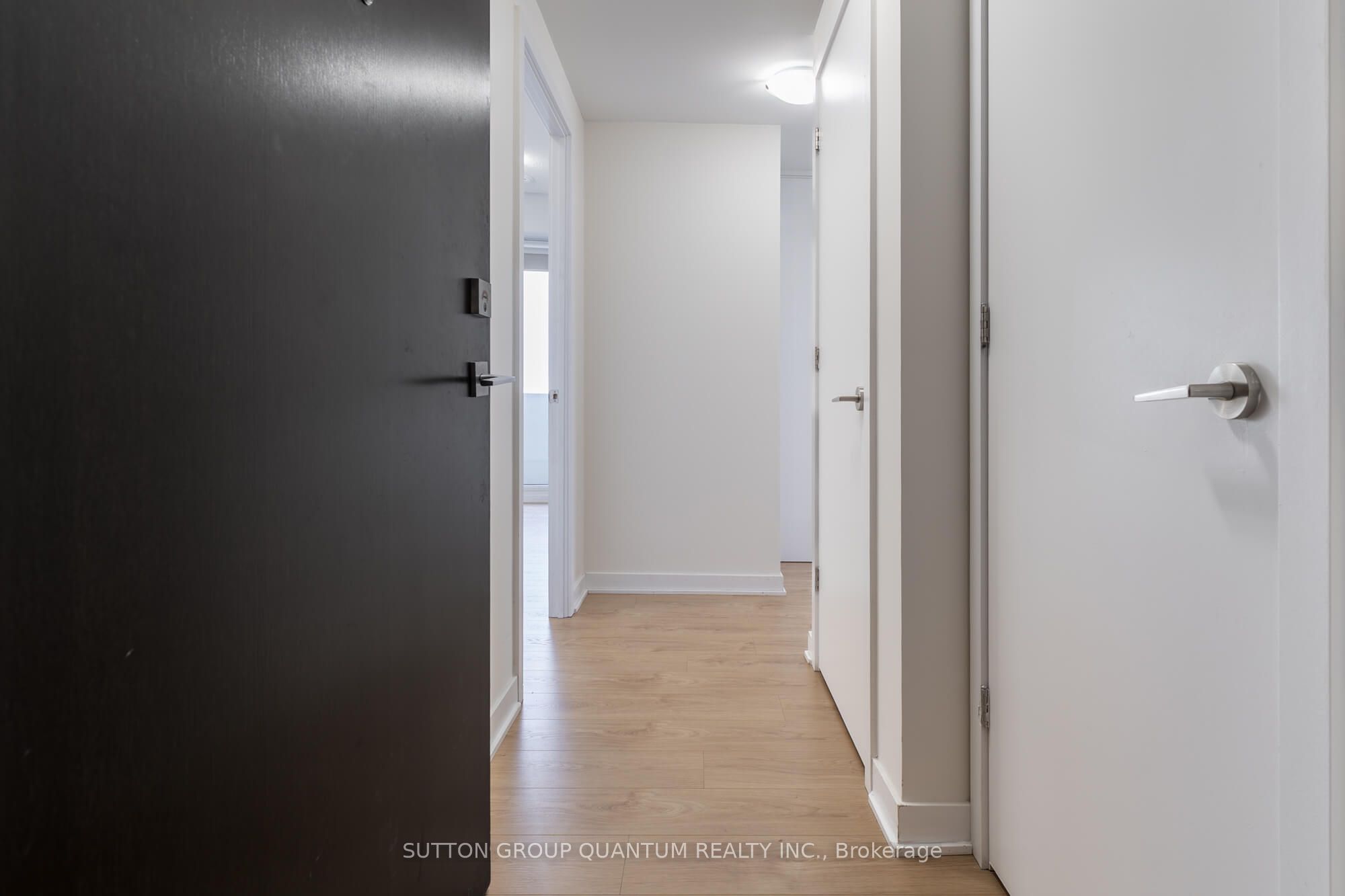 2221 Yonge Street 4003 Property Photo 2