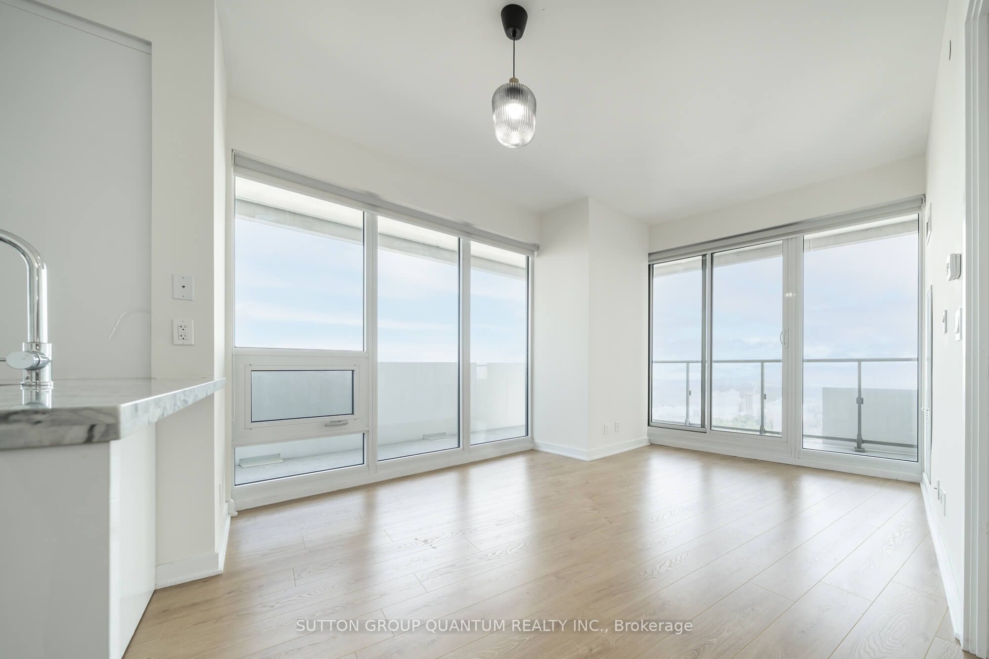 2221 Yonge Street 4003 Property Photo 6