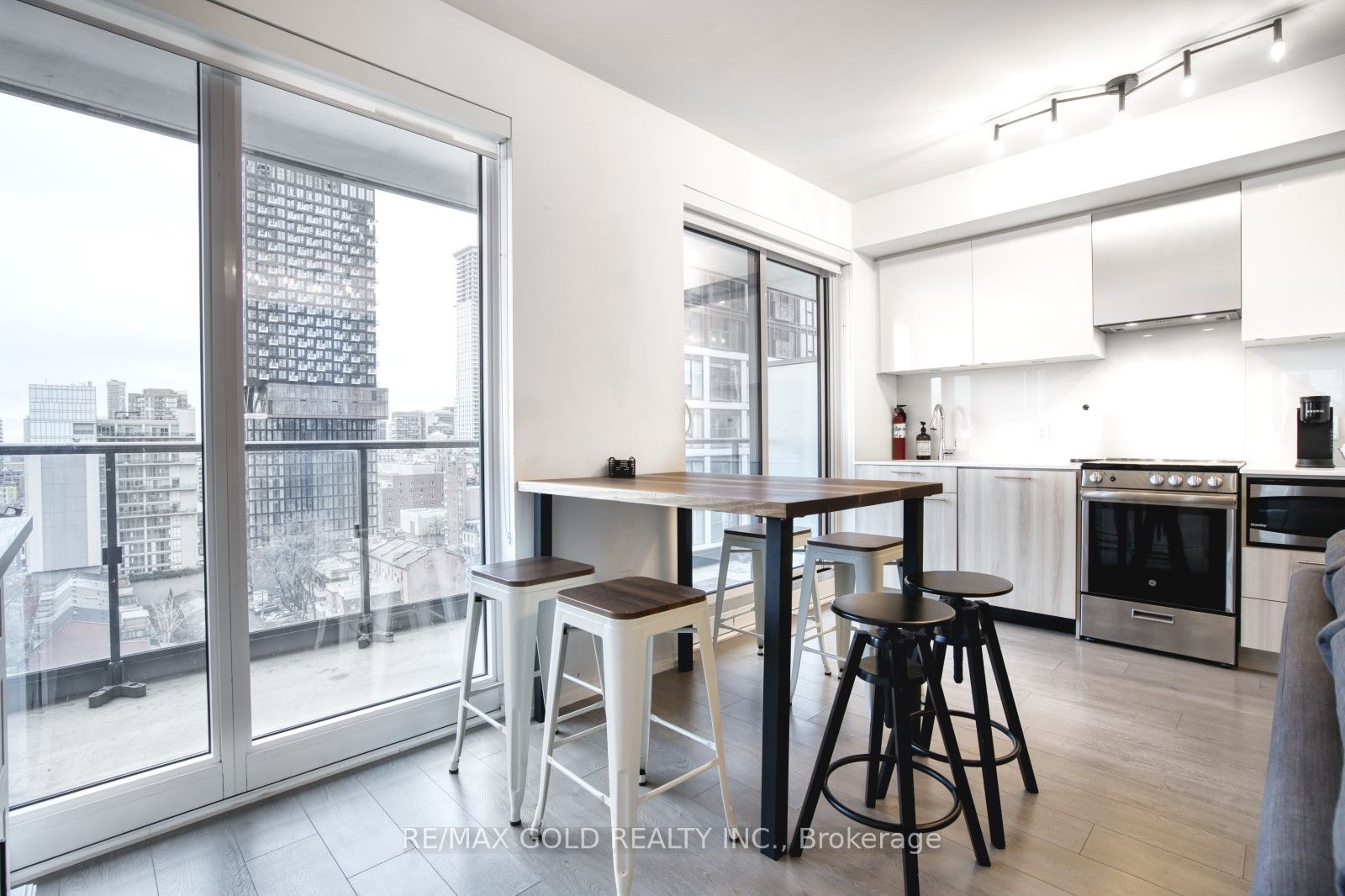 #1116 - 251 Jarvis Street Property Photo 11