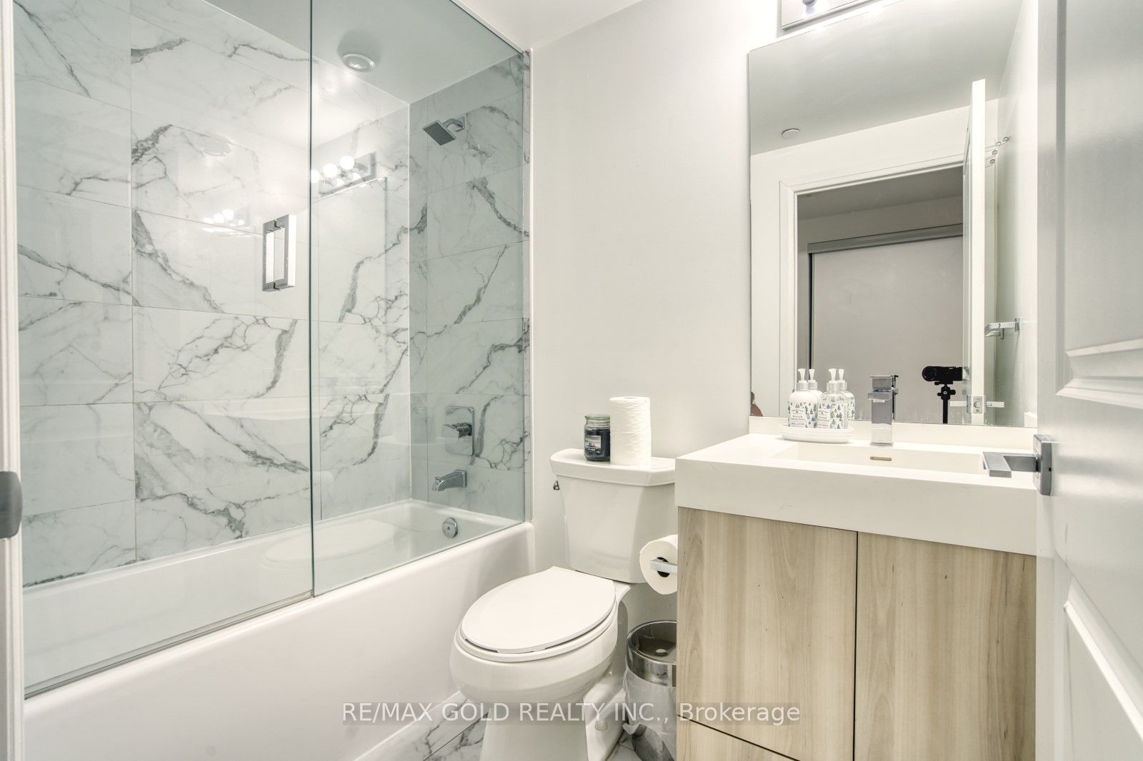 #1116 - 251 Jarvis Street Property Photo 15