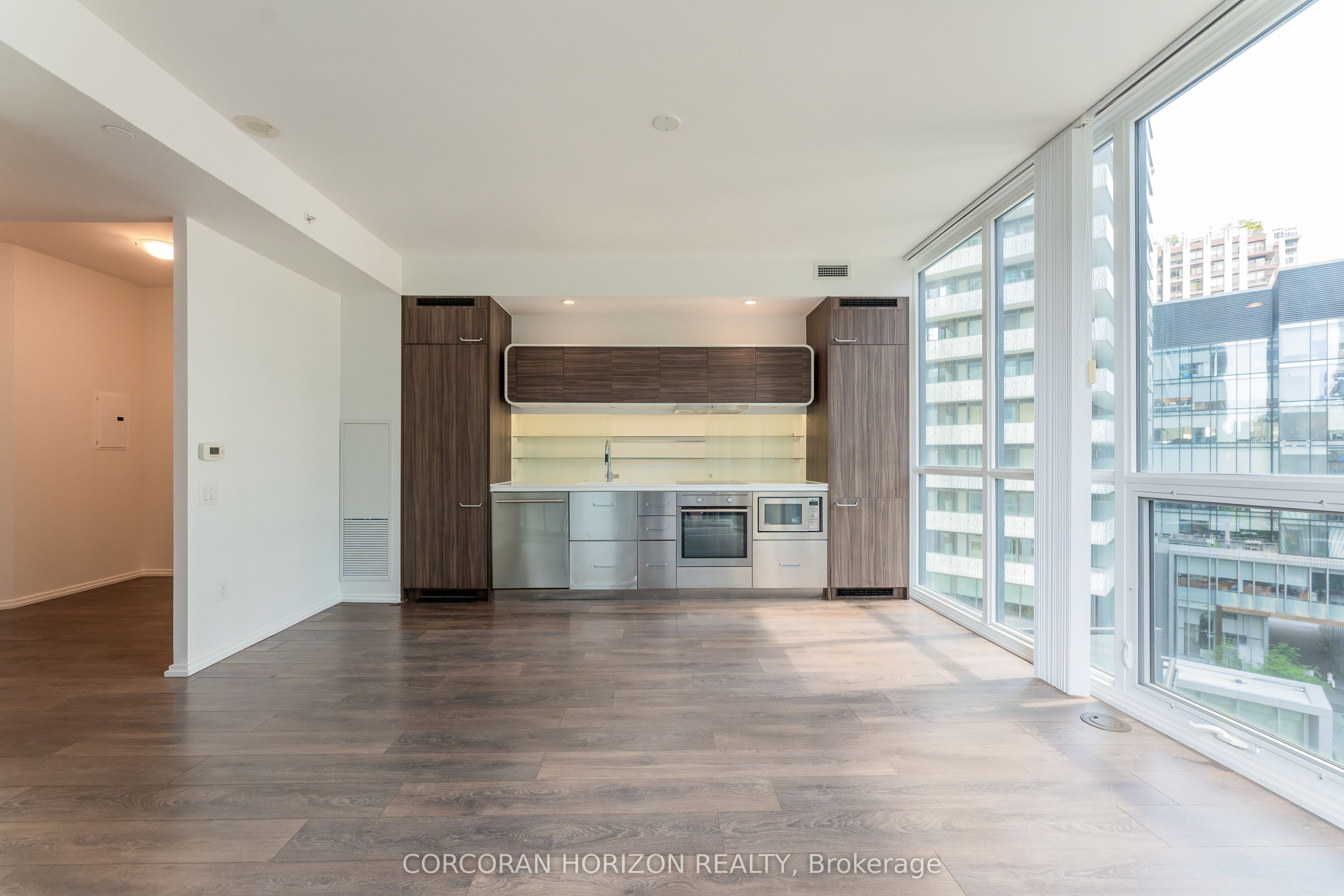#810 - 45 Charles Street Property Photo 2