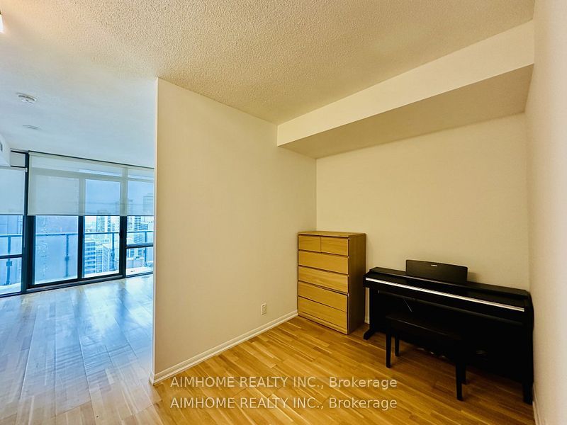 832 Bay Street 2506 Property Photo 11